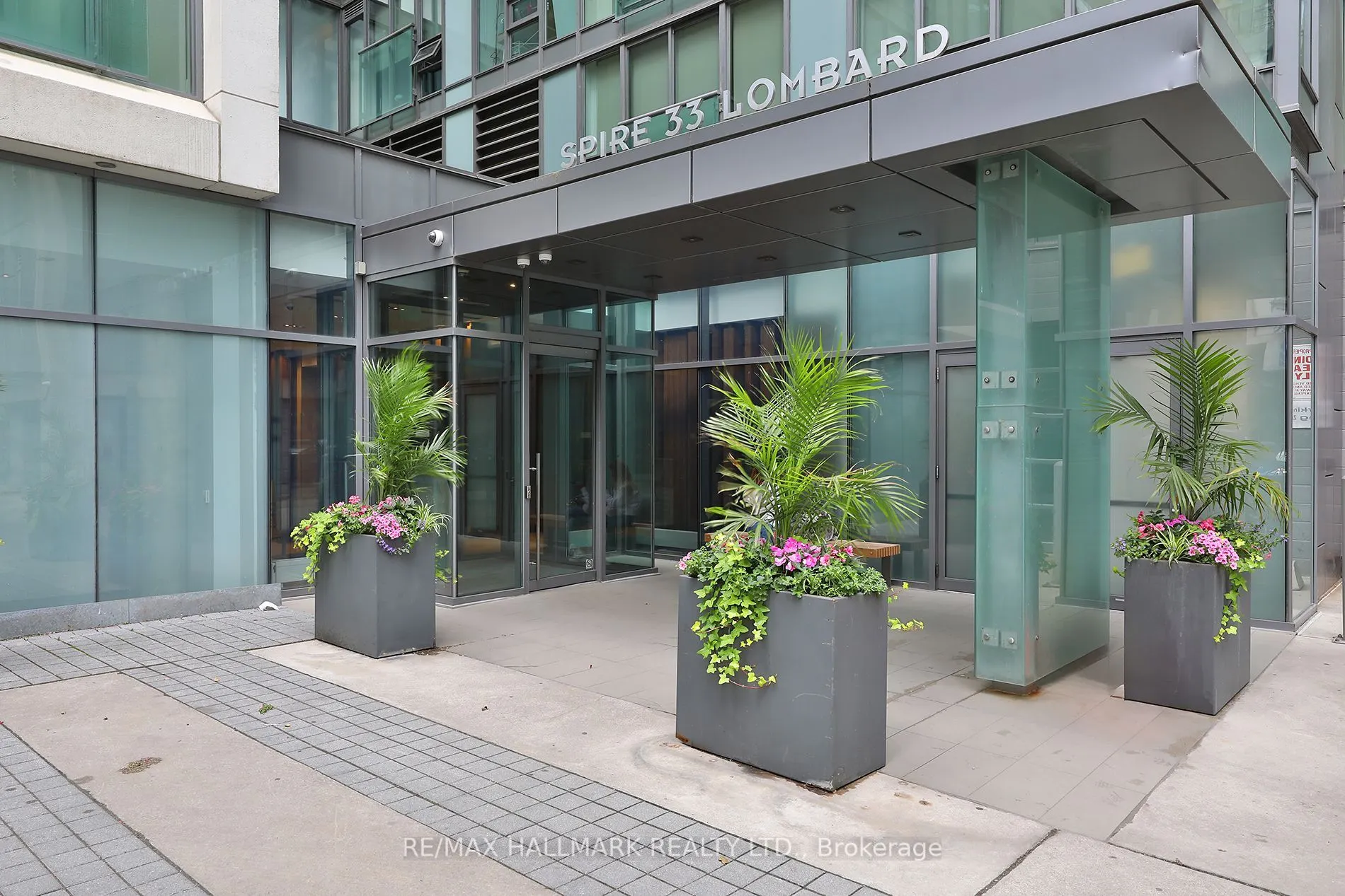 33 Lombard Street, #2406