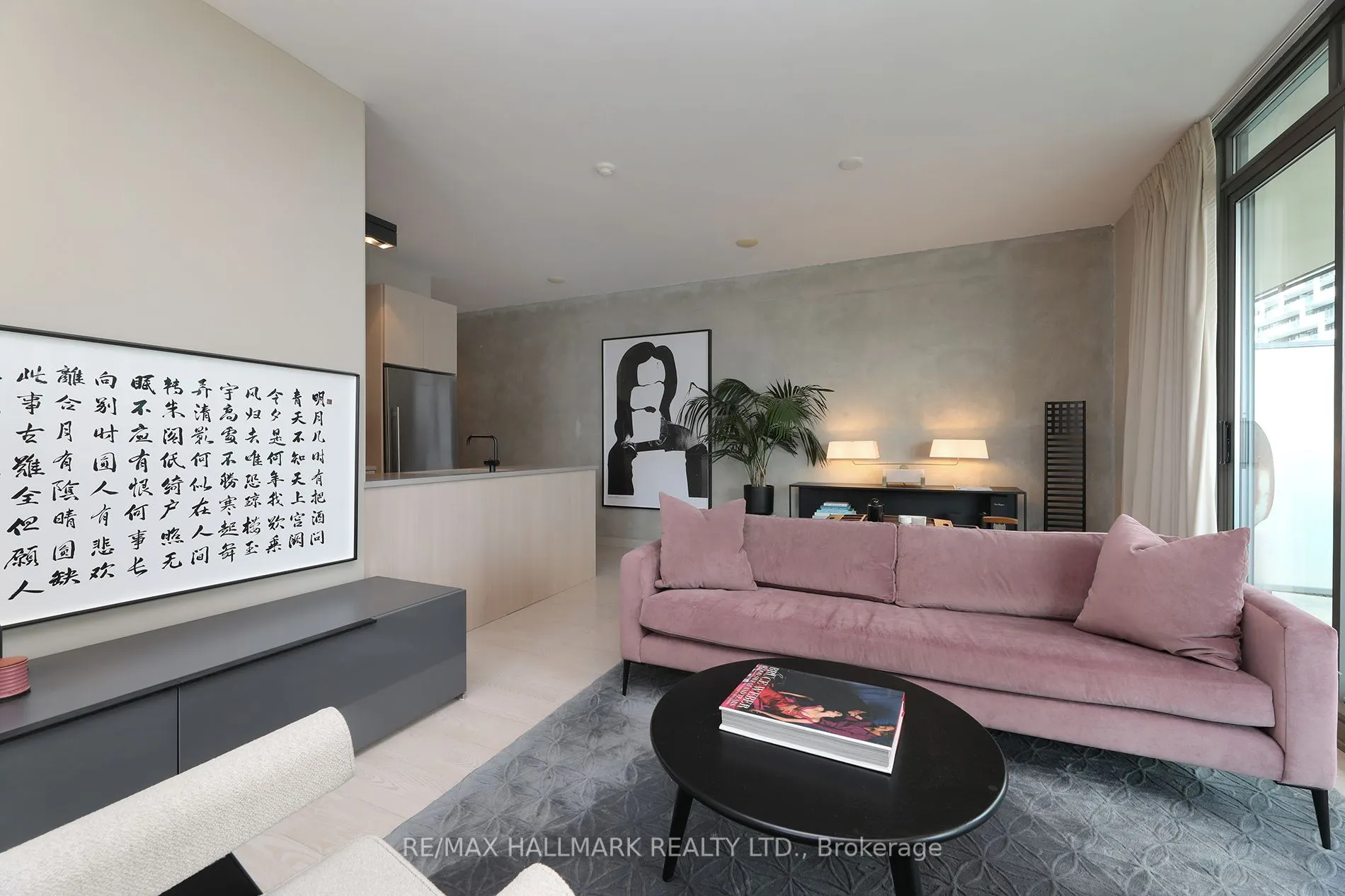 33 Lombard Street, #2406