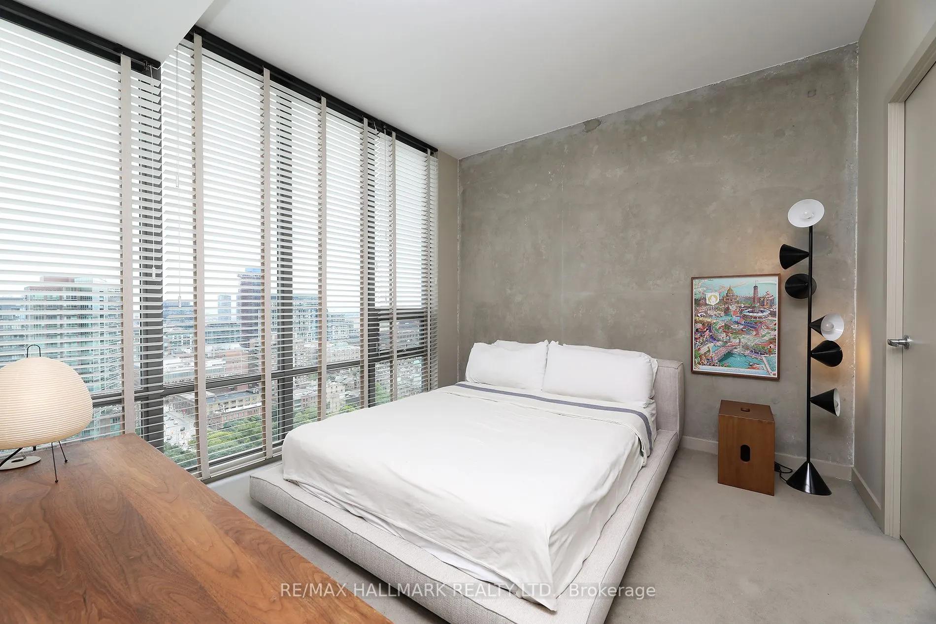 33 Lombard Street, #2406