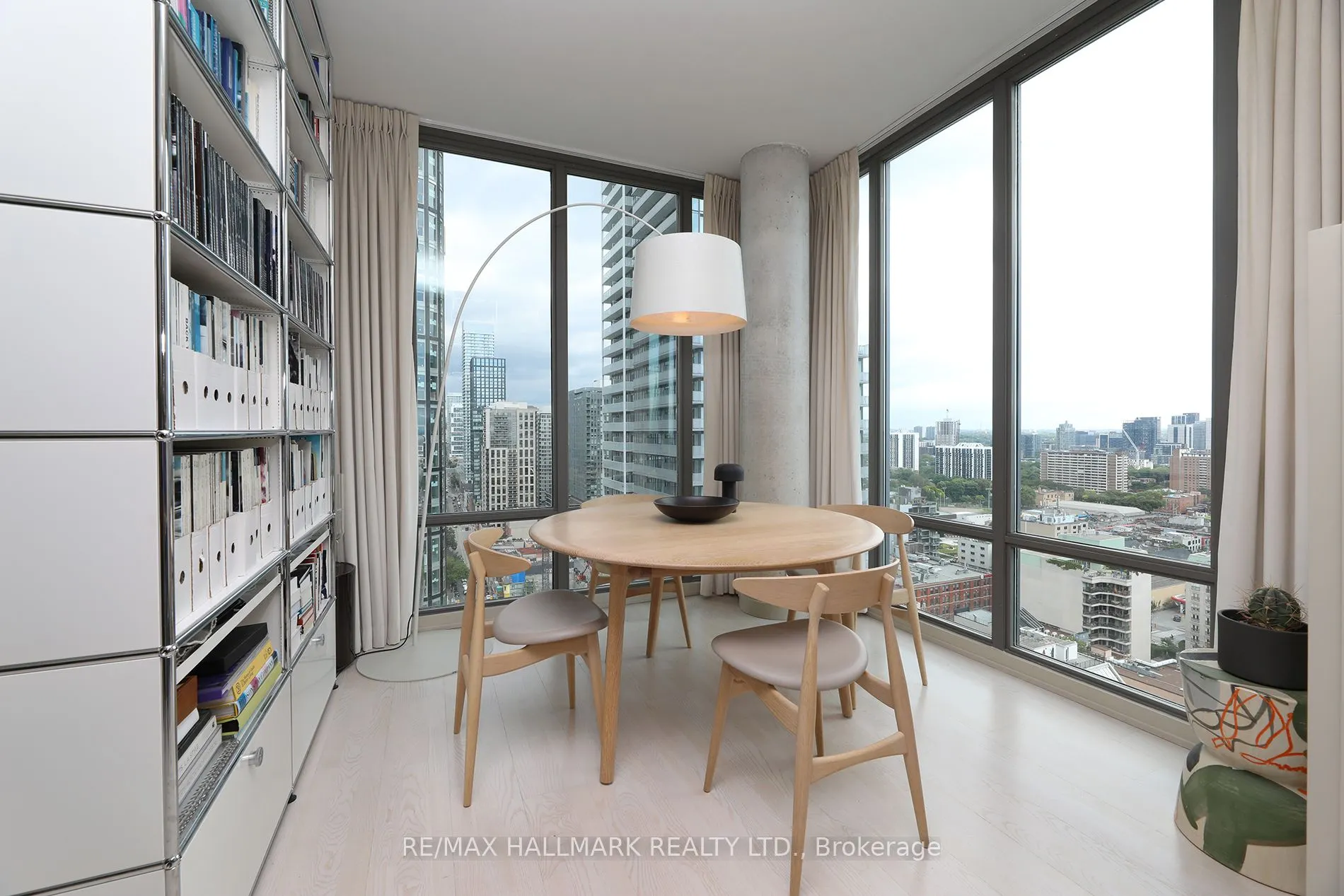 33 Lombard Street, #2406