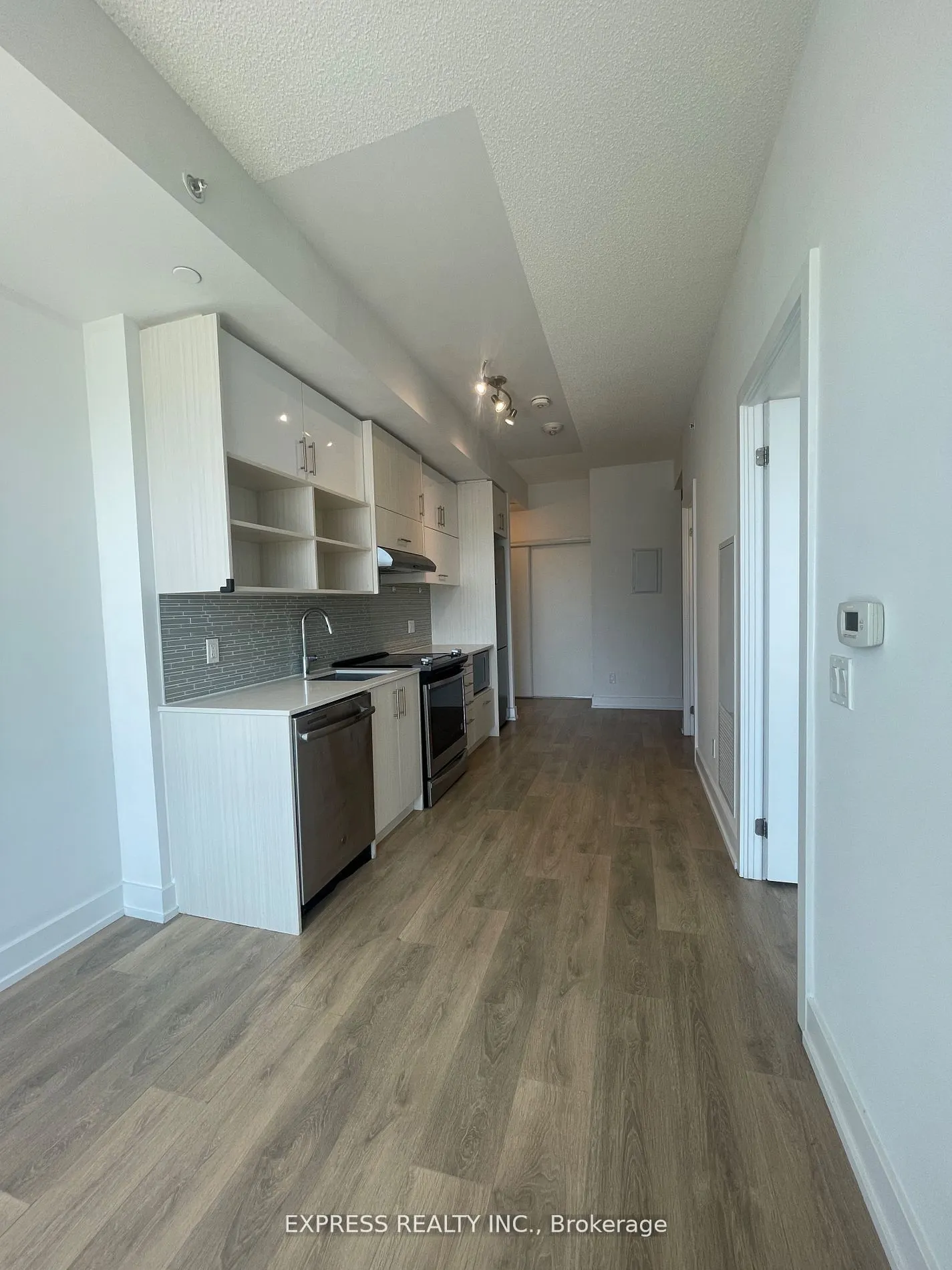 128 Fairview Mall Drive, #501