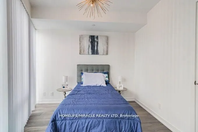 60 Shuter Street, #7
