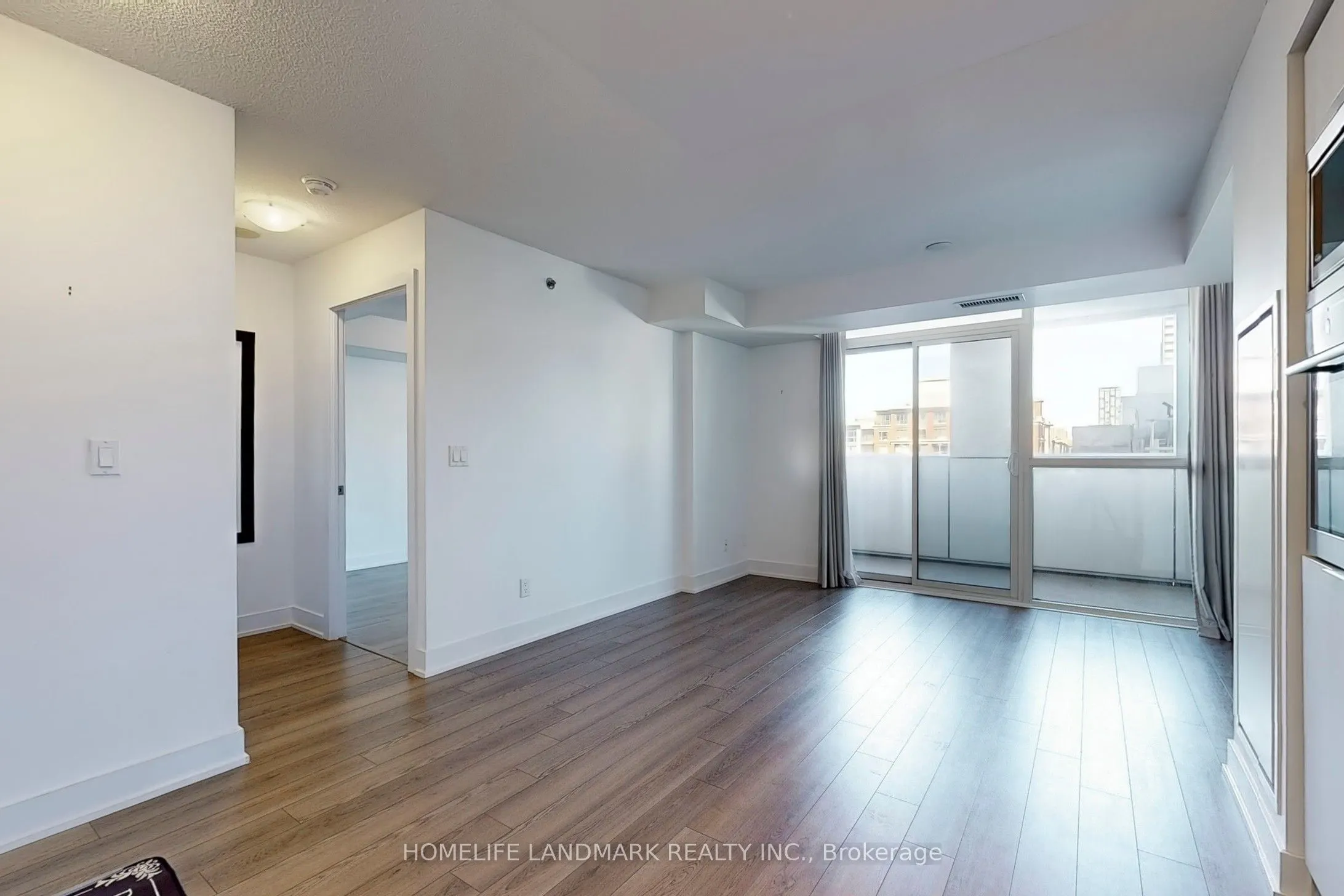 318 Richmond Street W, #506