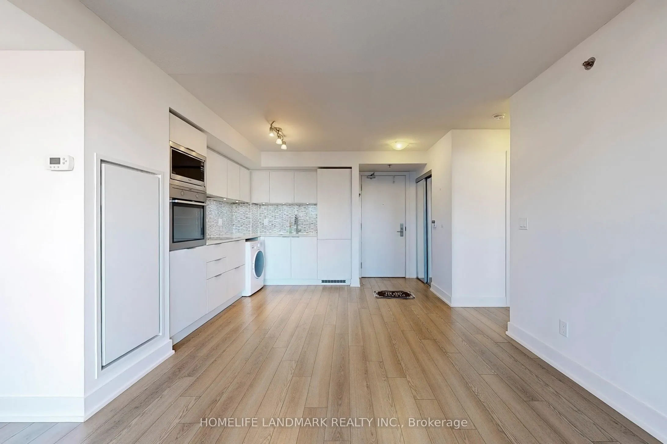 318 Richmond Street W, #506