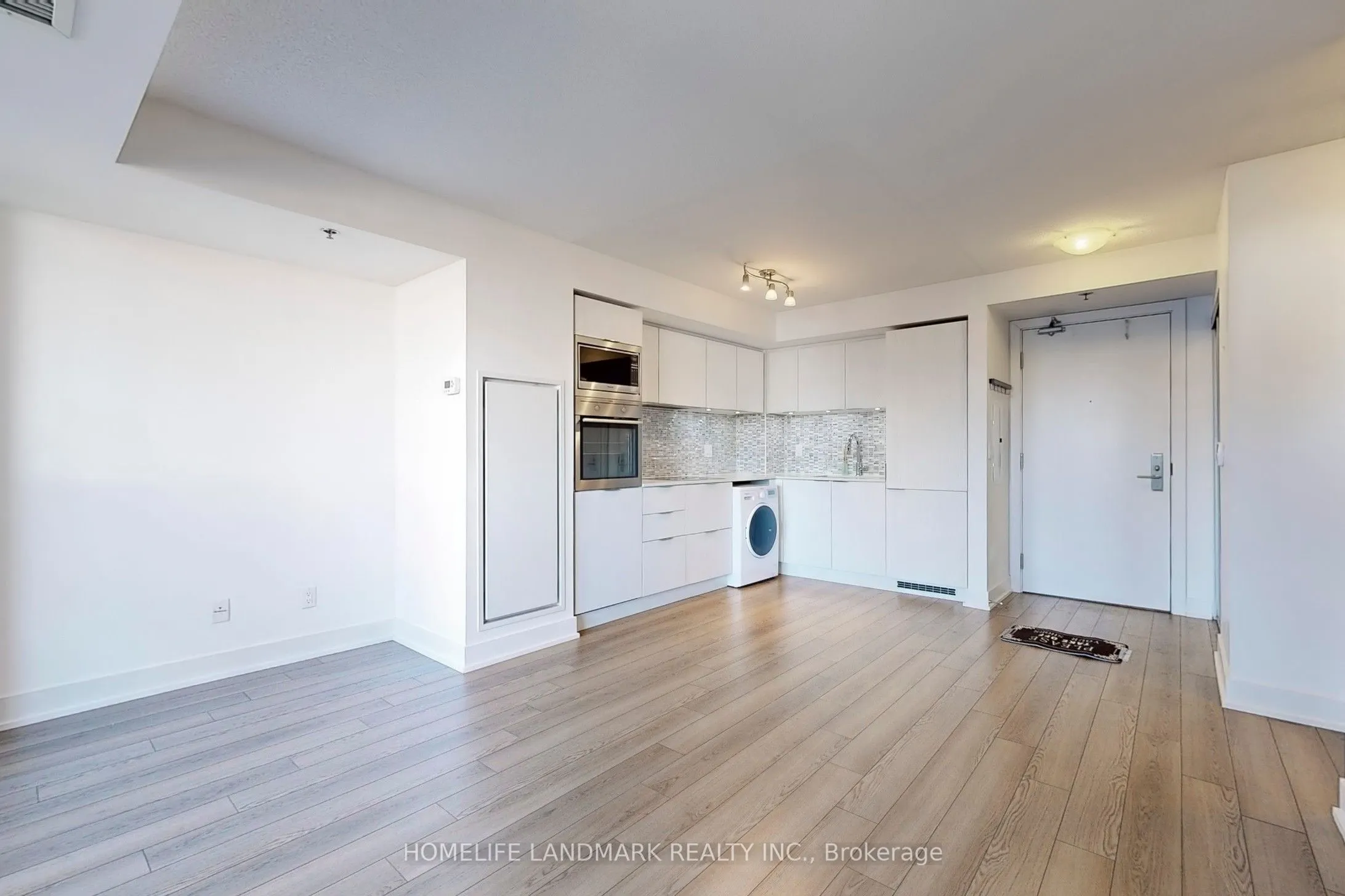 318 Richmond Street W, #506