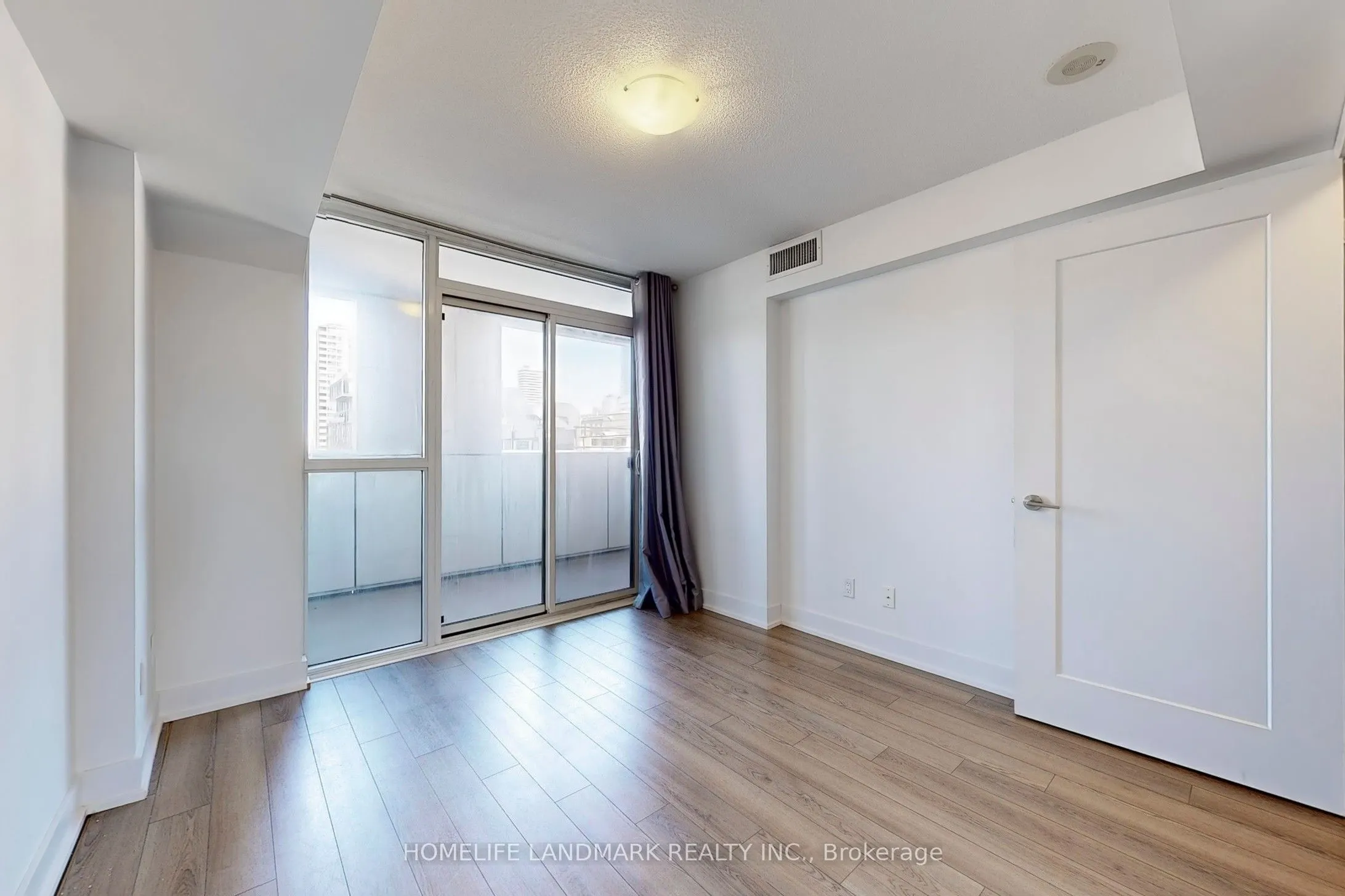 318 Richmond Street W, #506