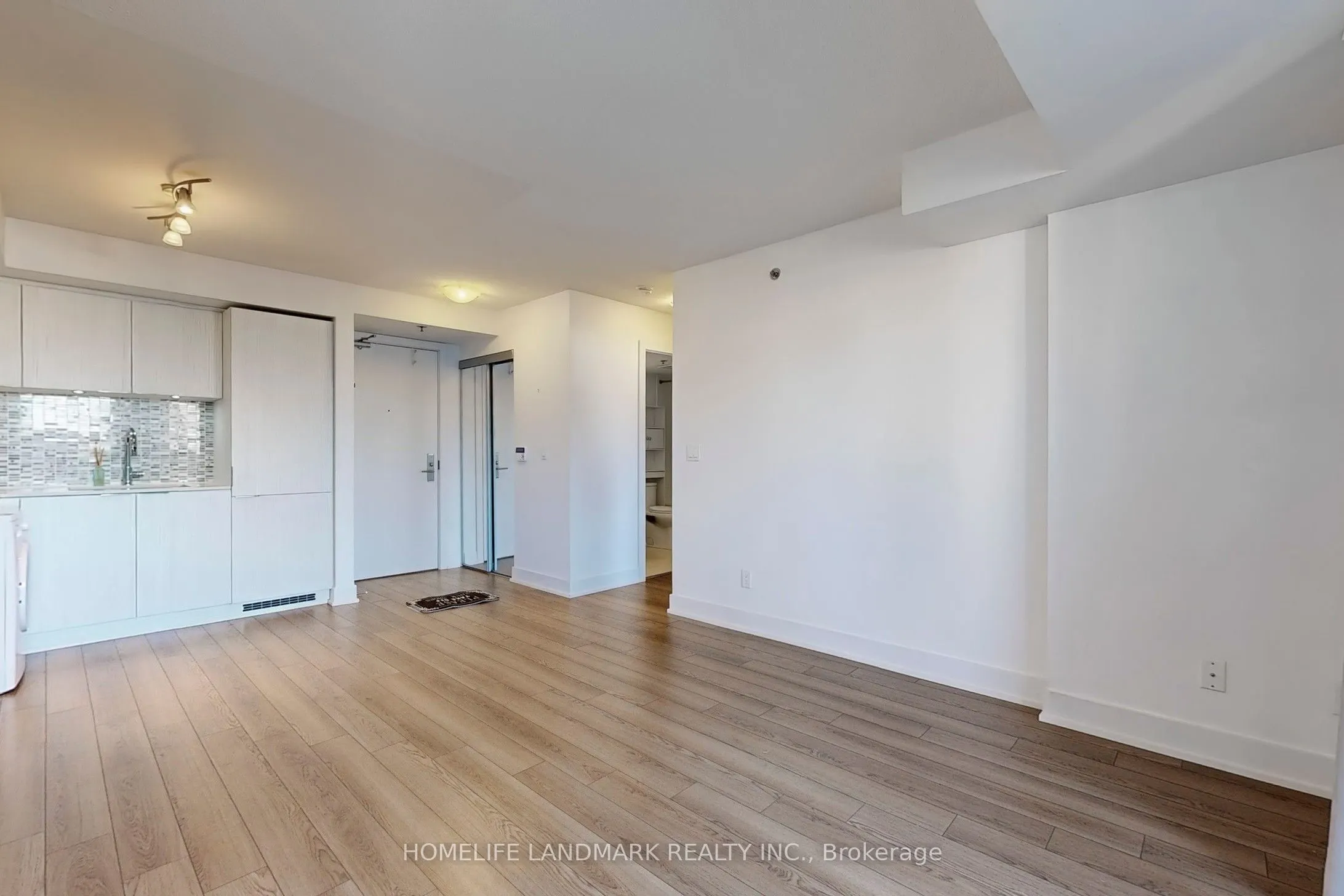 318 Richmond Street W, #506