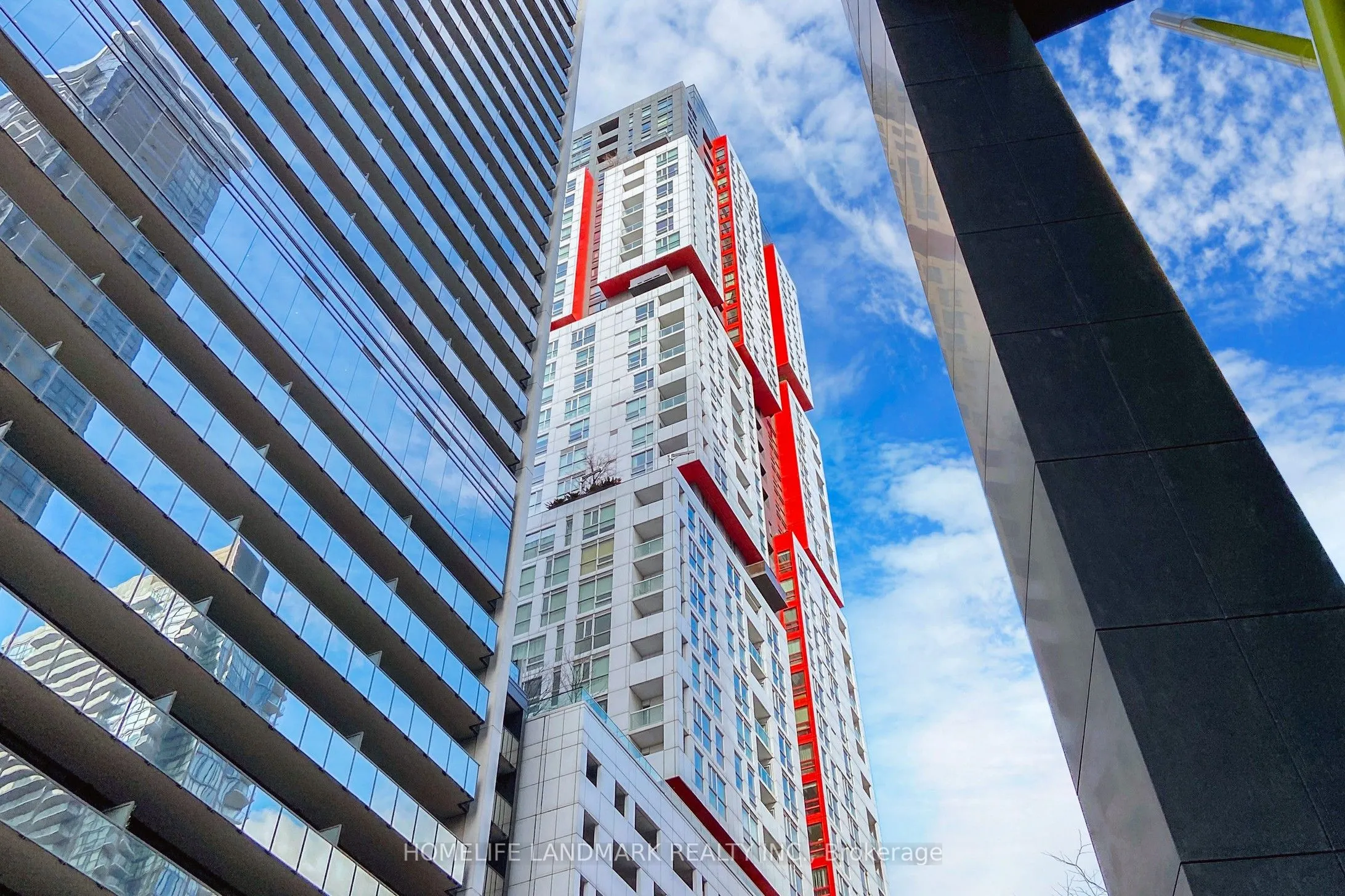 318 Richmond Street W, #506