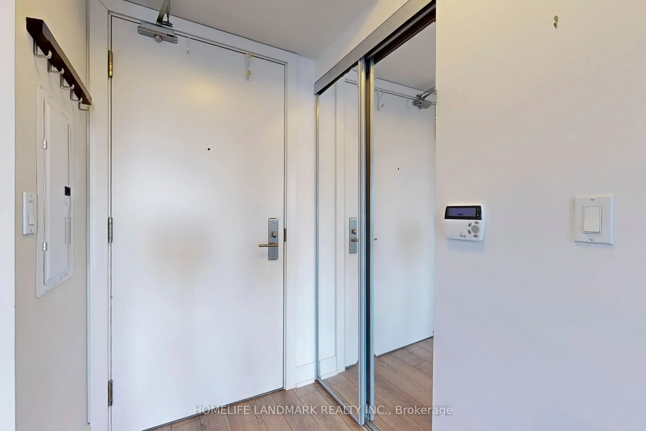 318 Richmond Street W, #506