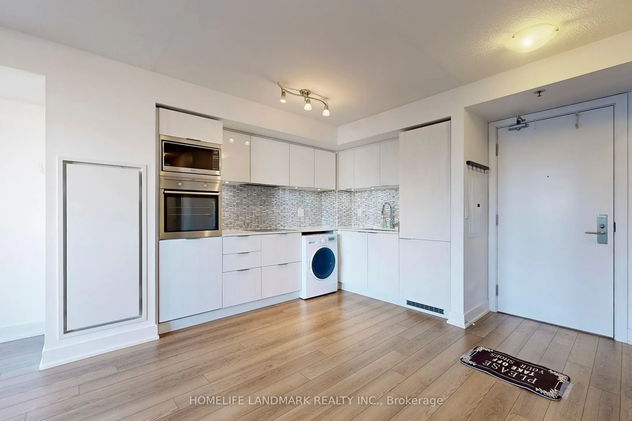 318 Richmond Street W, #506