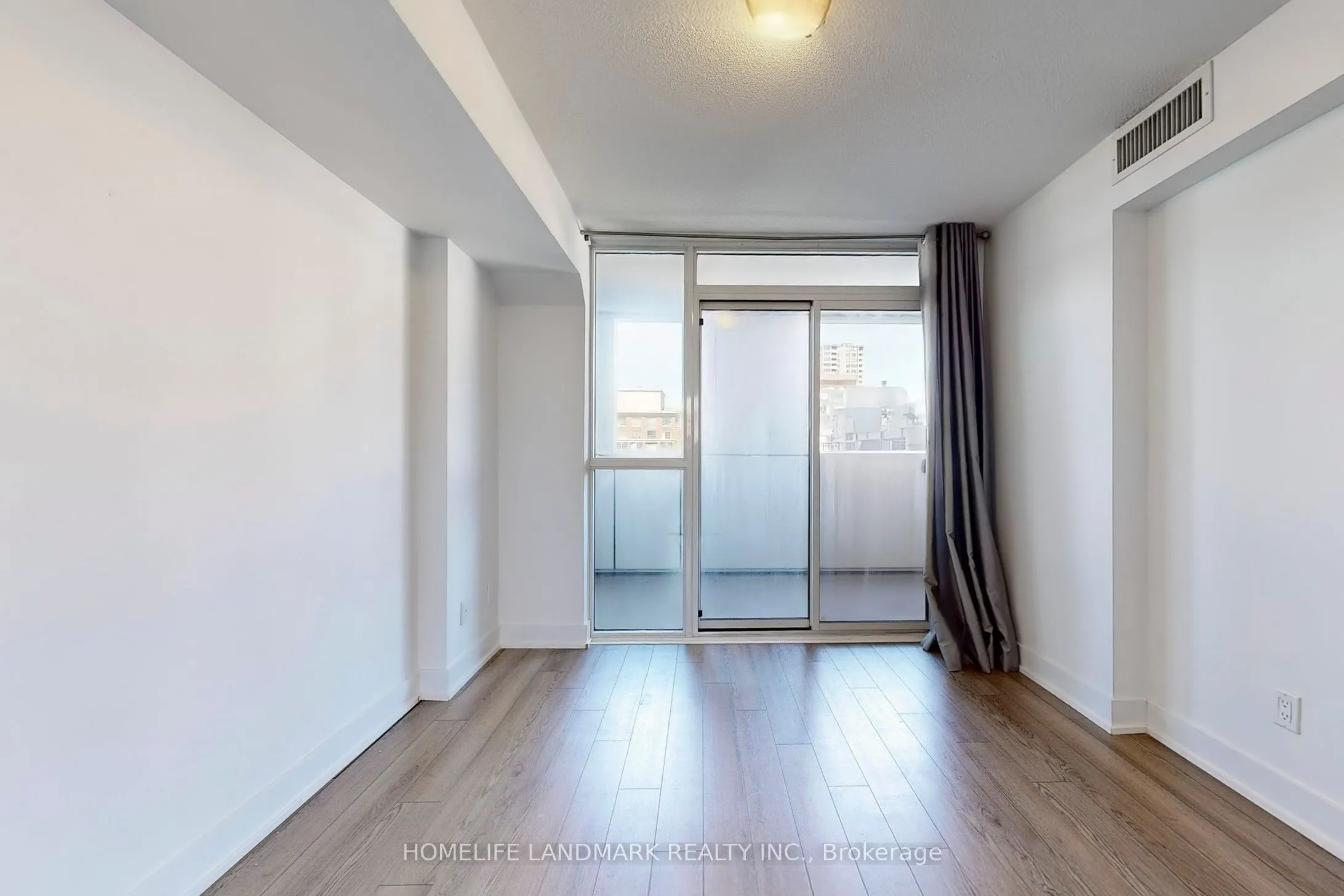 318 Richmond Street W, #506