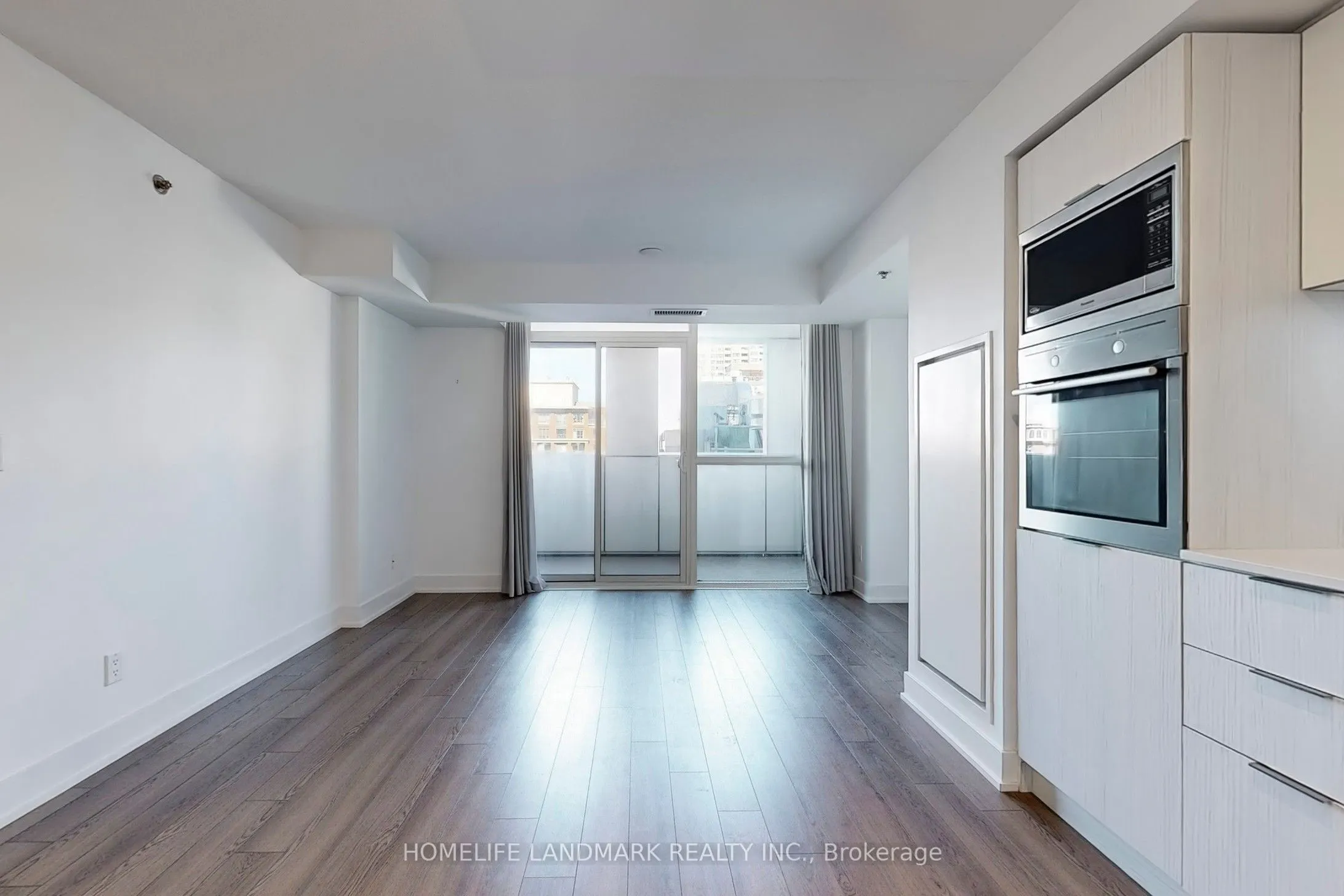 318 Richmond Street W, #506