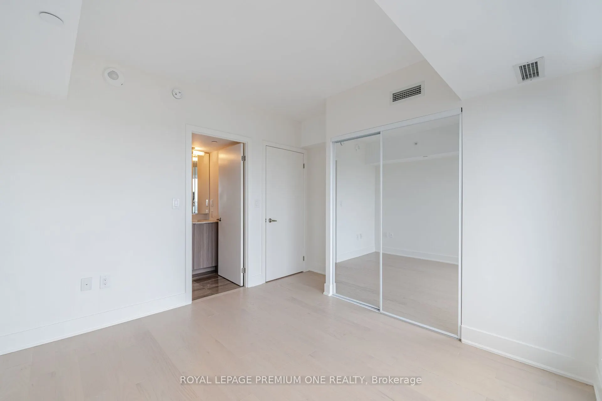 955 Bay Street, #2607