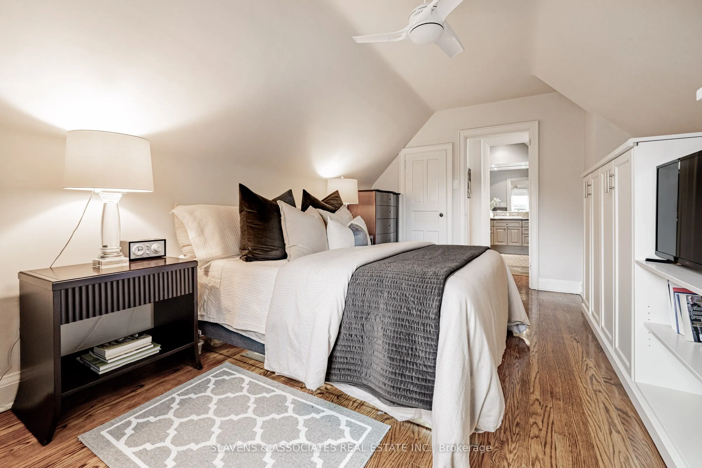 25 Fairleigh Crescent