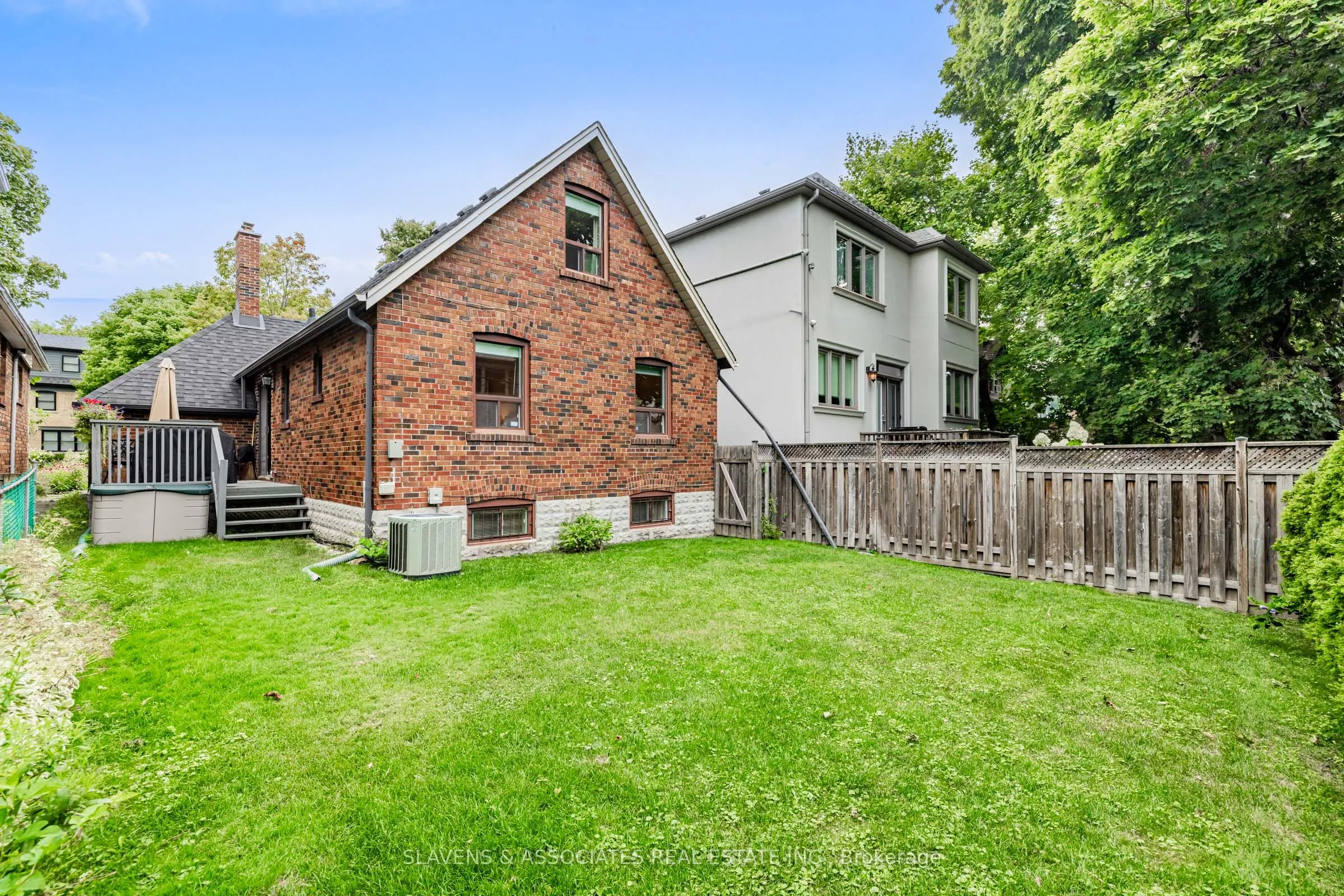 25 Fairleigh Crescent