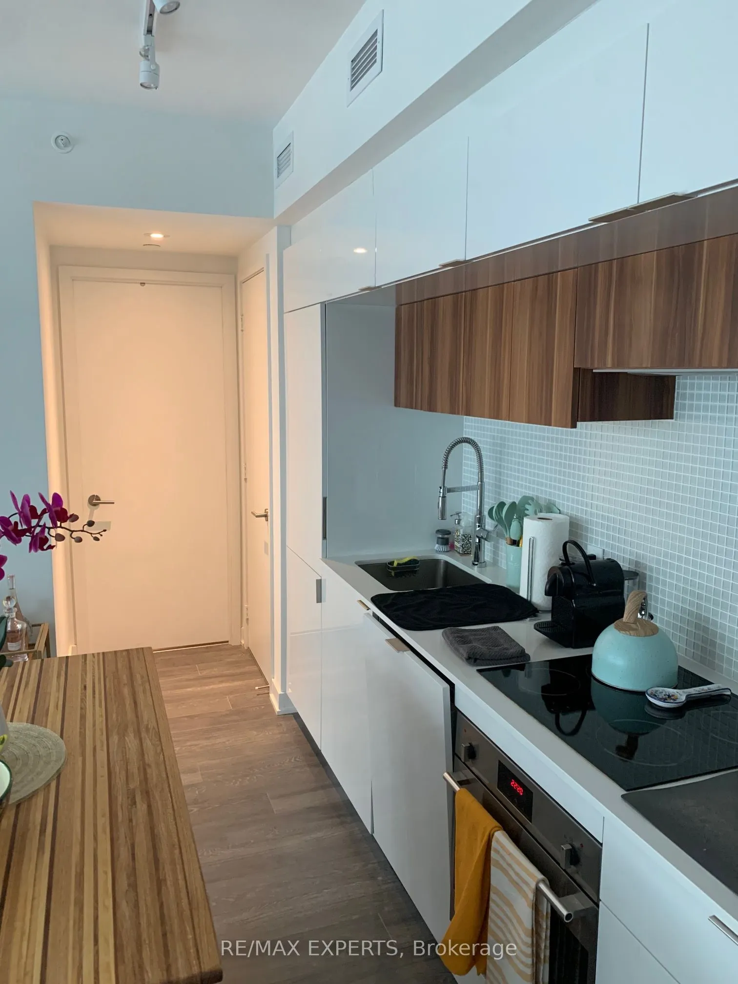 185 Roehampton Avenue, #501