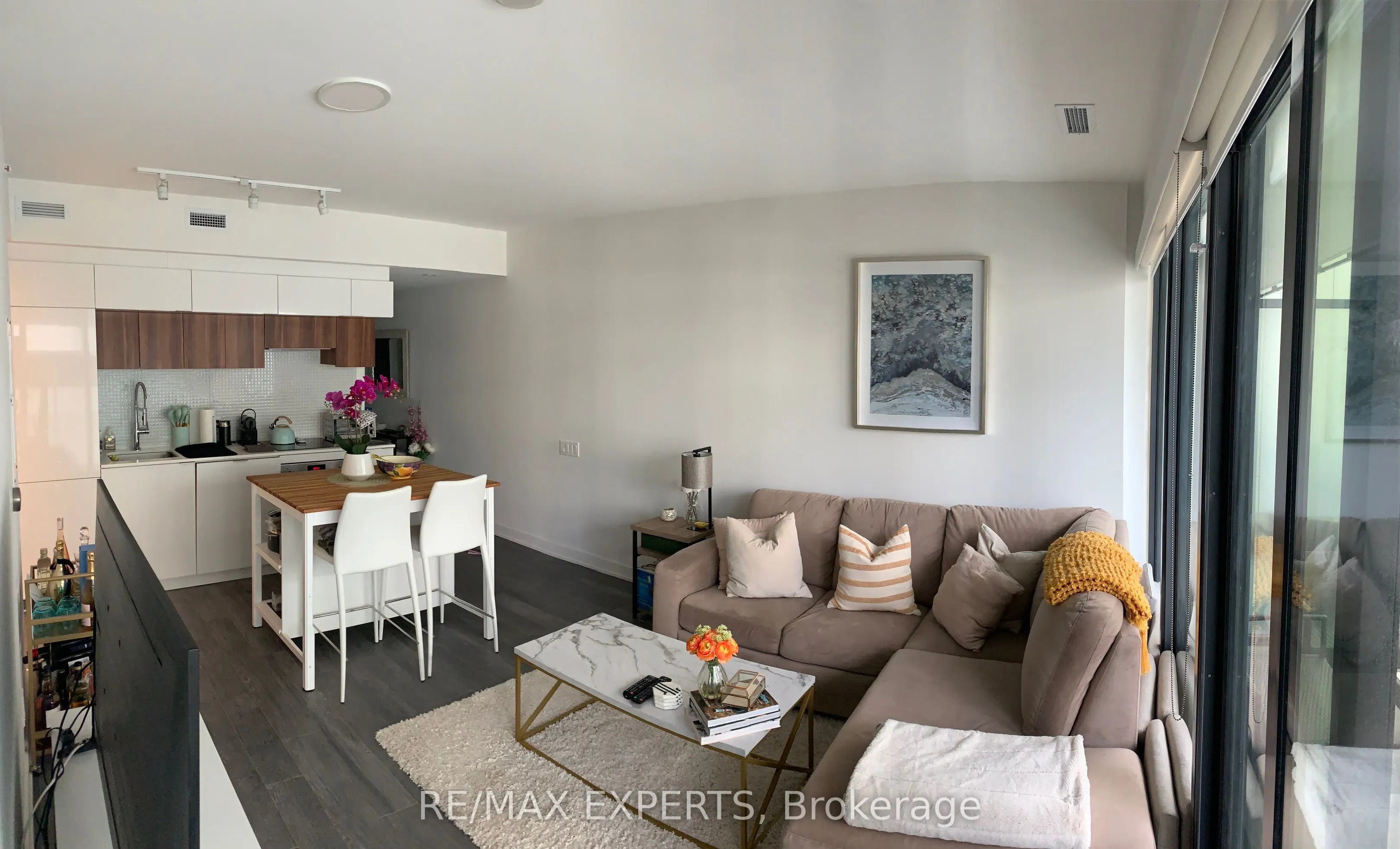 185 Roehampton Avenue, #501