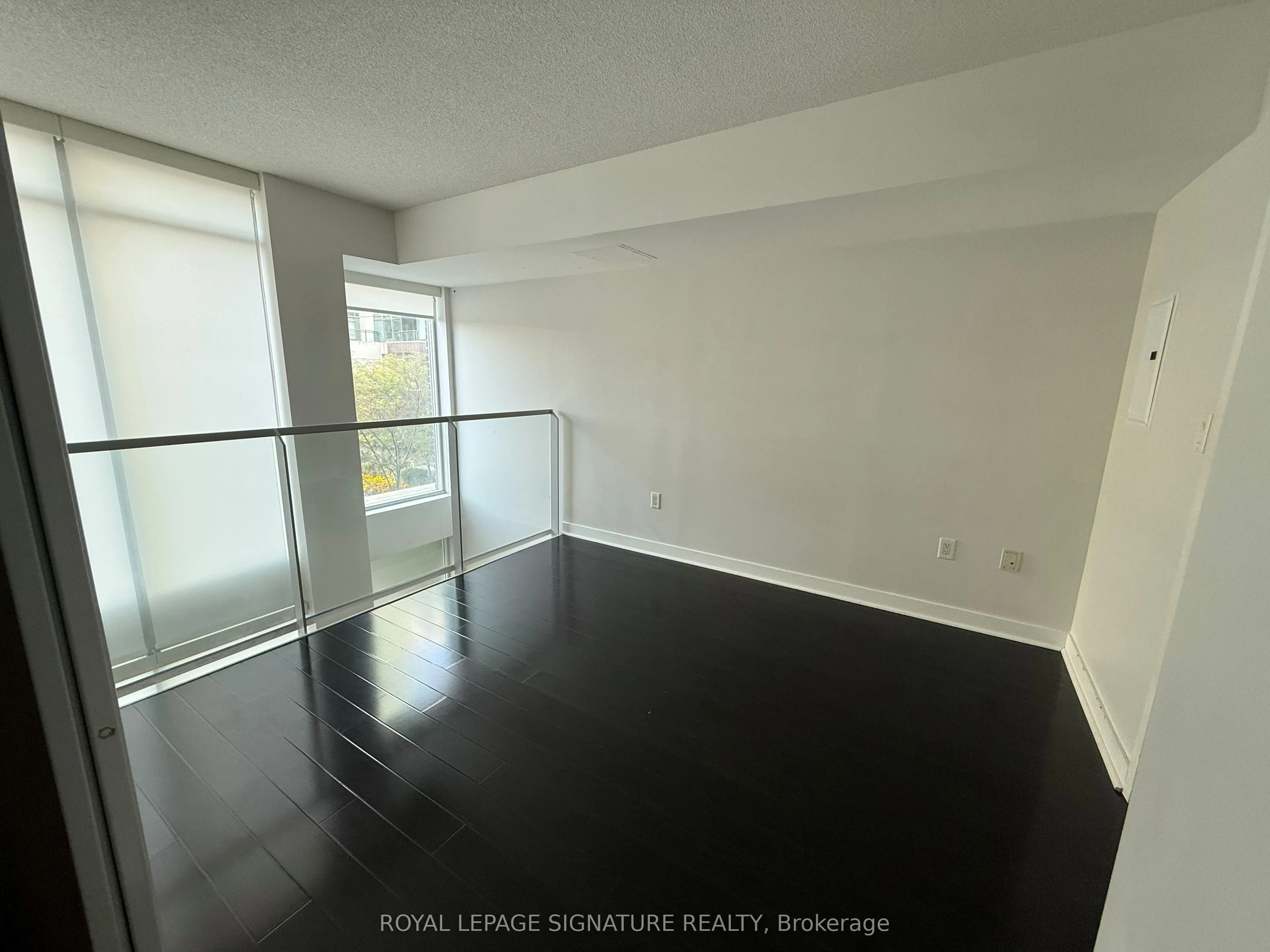 15 Brunel Court, #102