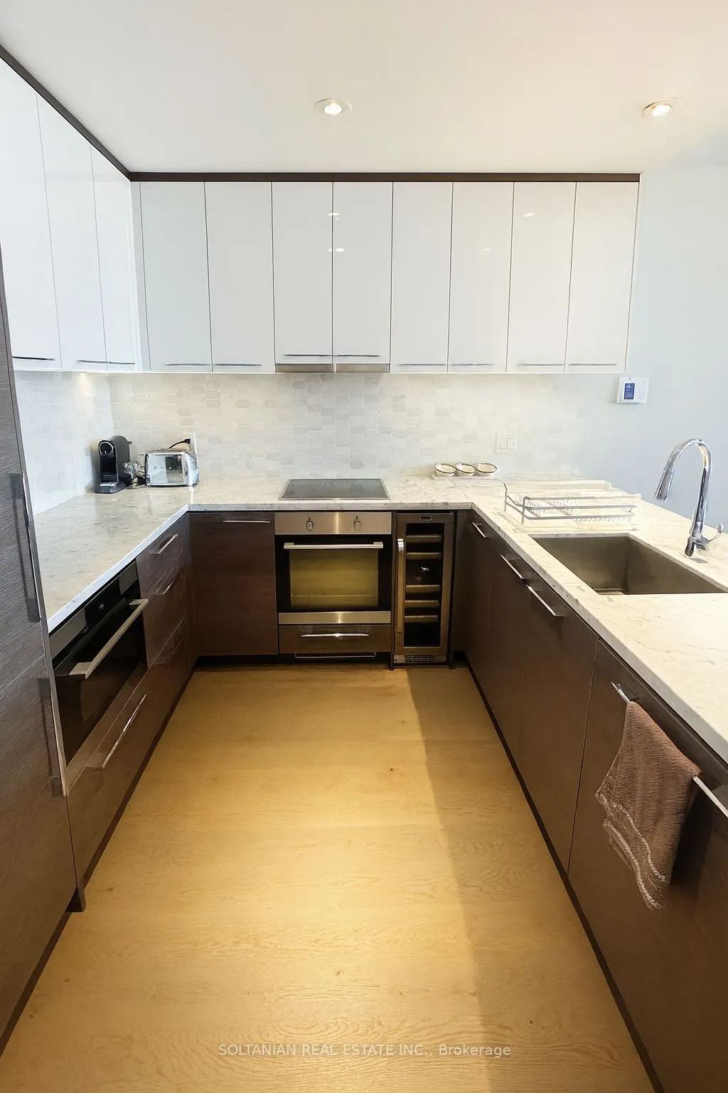 488 University Avenue, #5106
