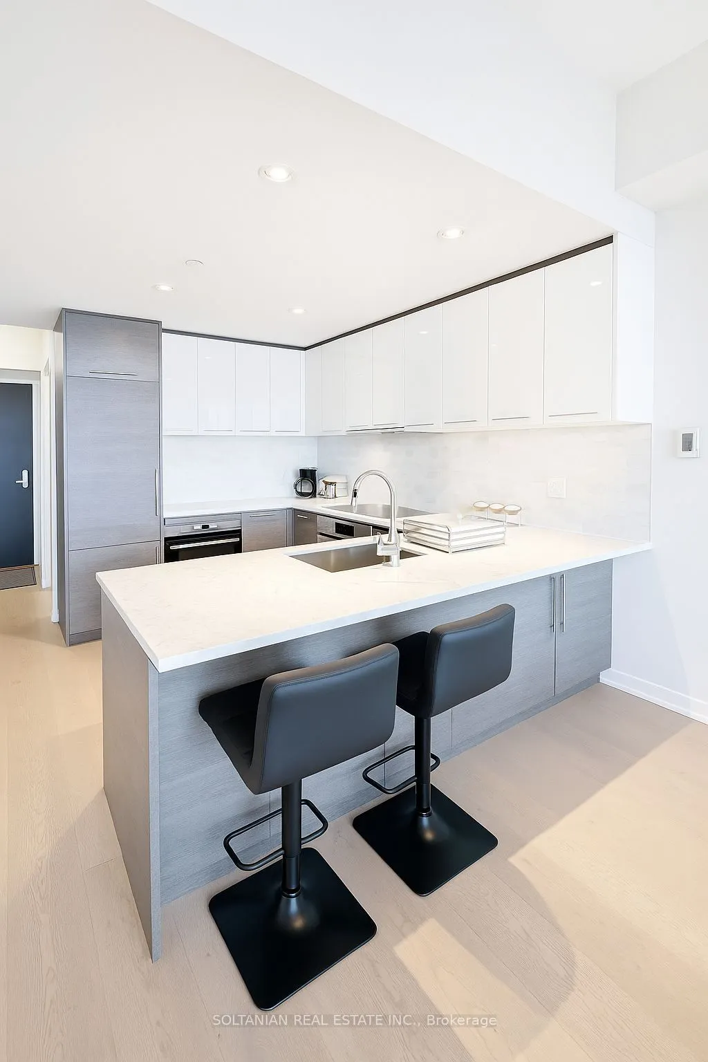 488 University Avenue, #5106