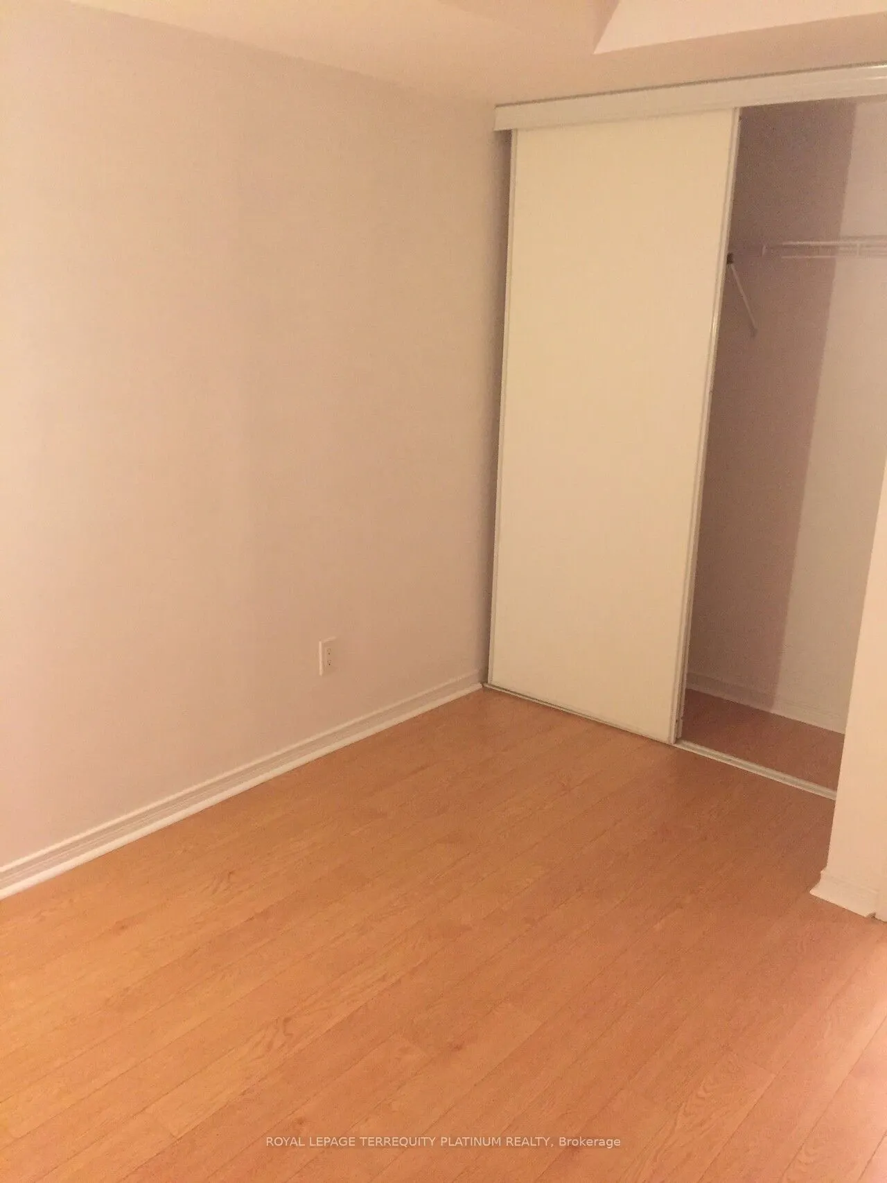 28 Harrison Garden Boulevard, #1812