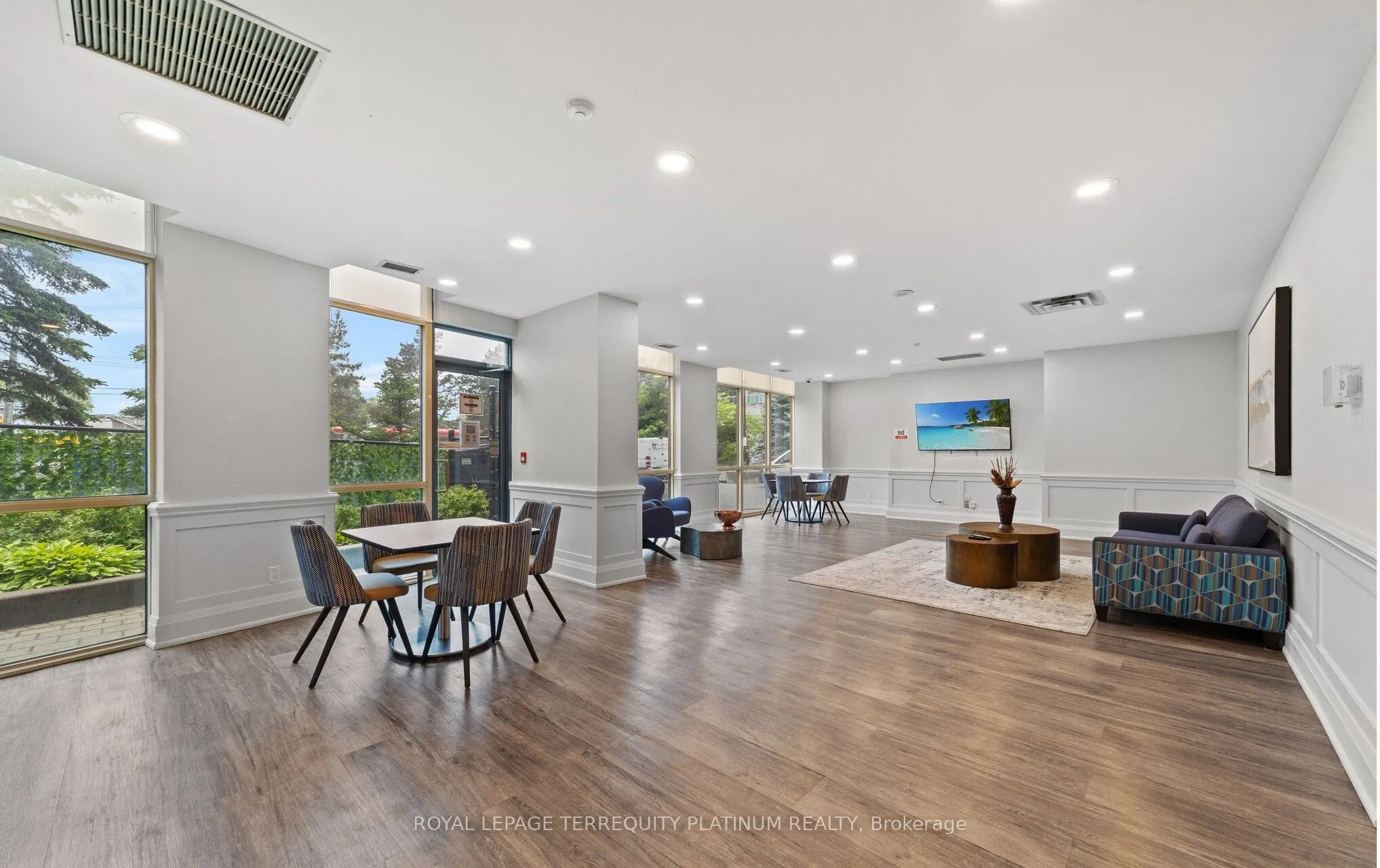 28 Harrison Garden Boulevard, #1812