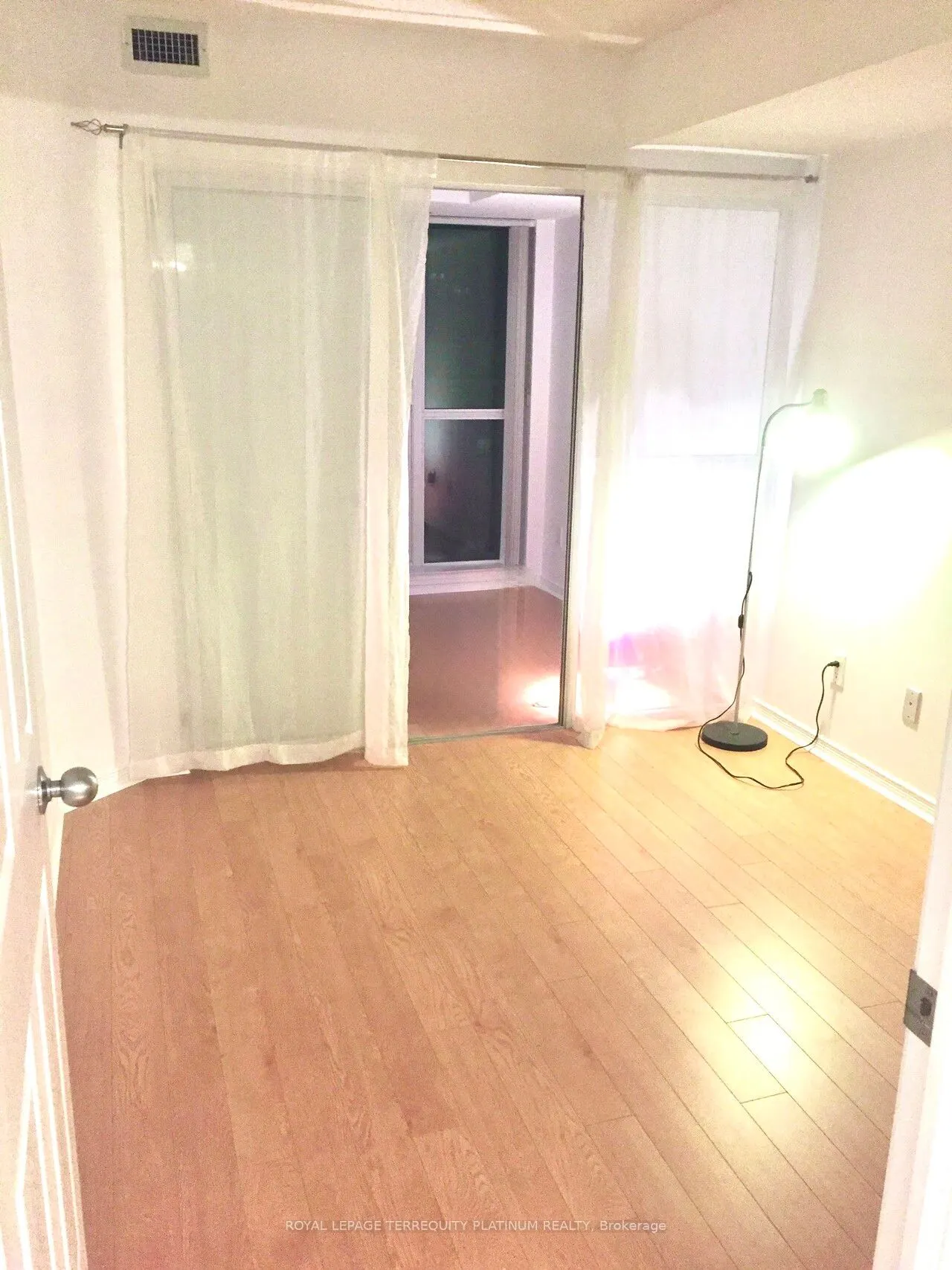 28 Harrison Garden Boulevard, #1812