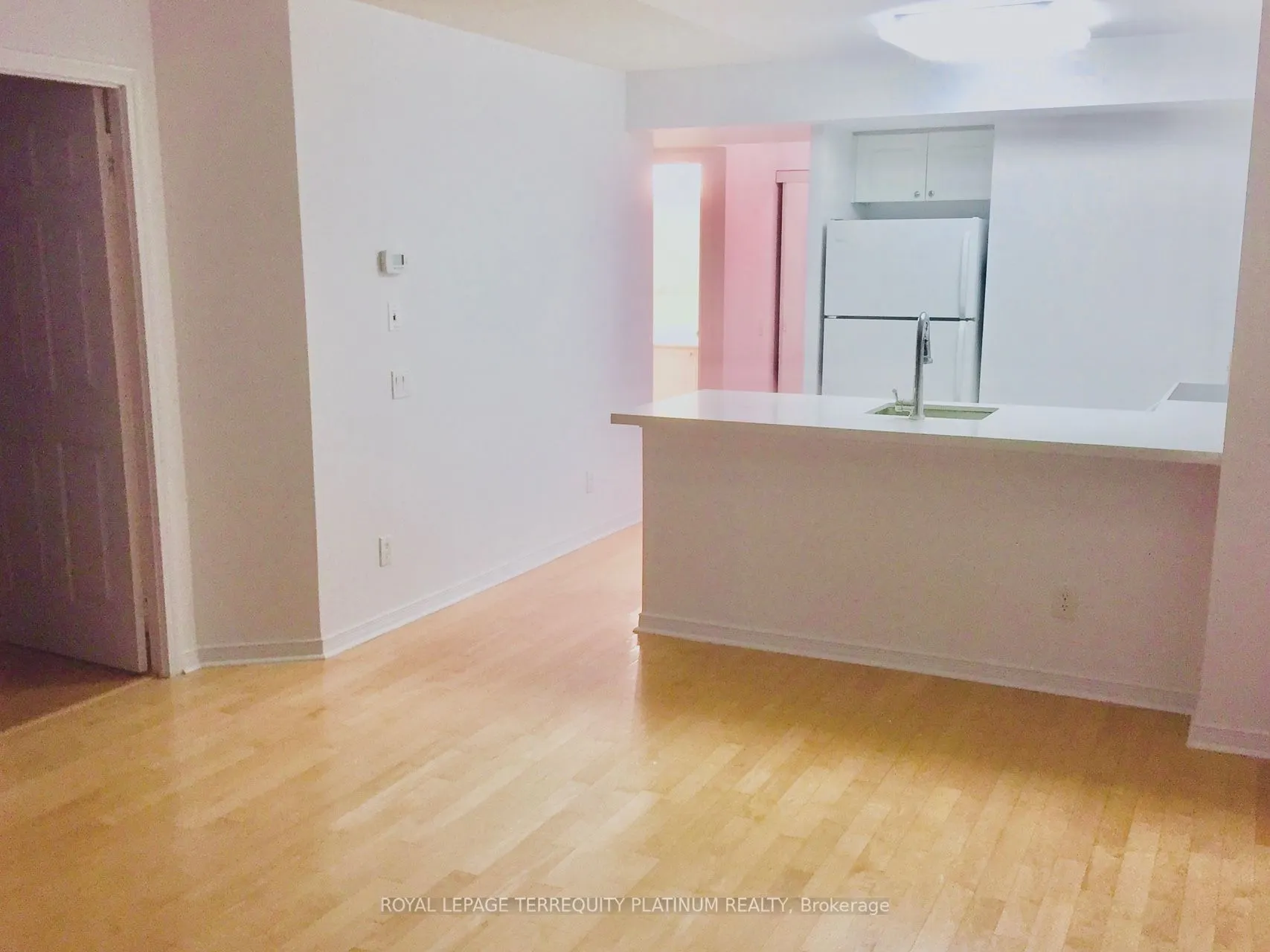 28 Harrison Garden Boulevard, #1812