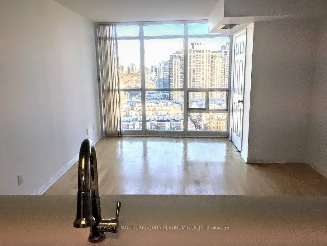 28 Harrison Garden Boulevard, #1812