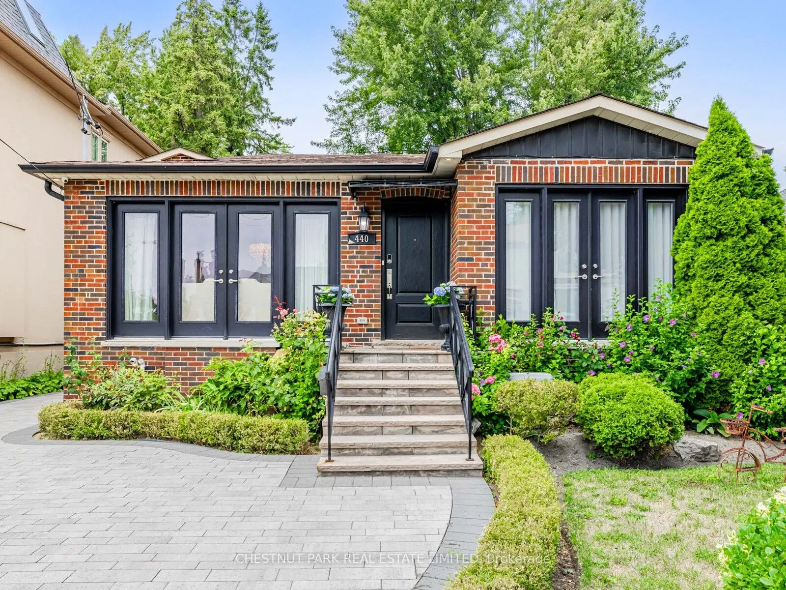 440 Glengarry Avenue