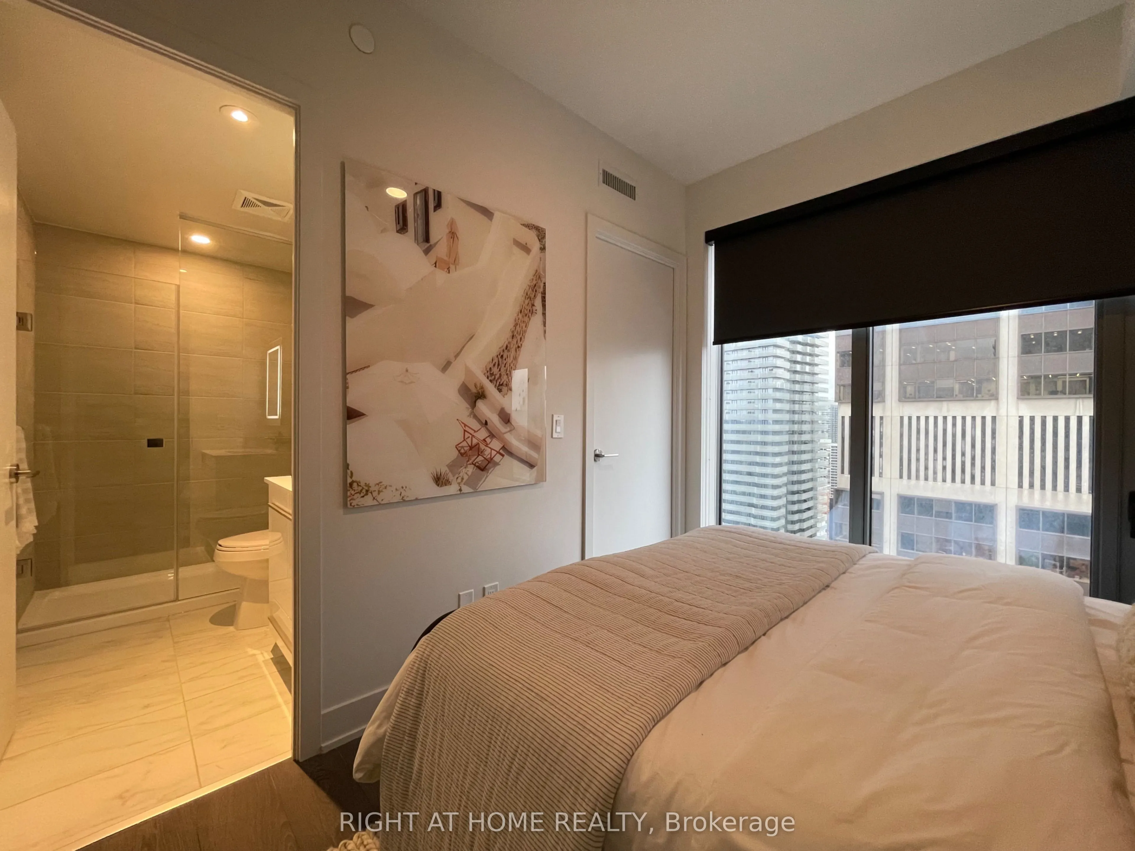 8 Cumberland Street, #2506