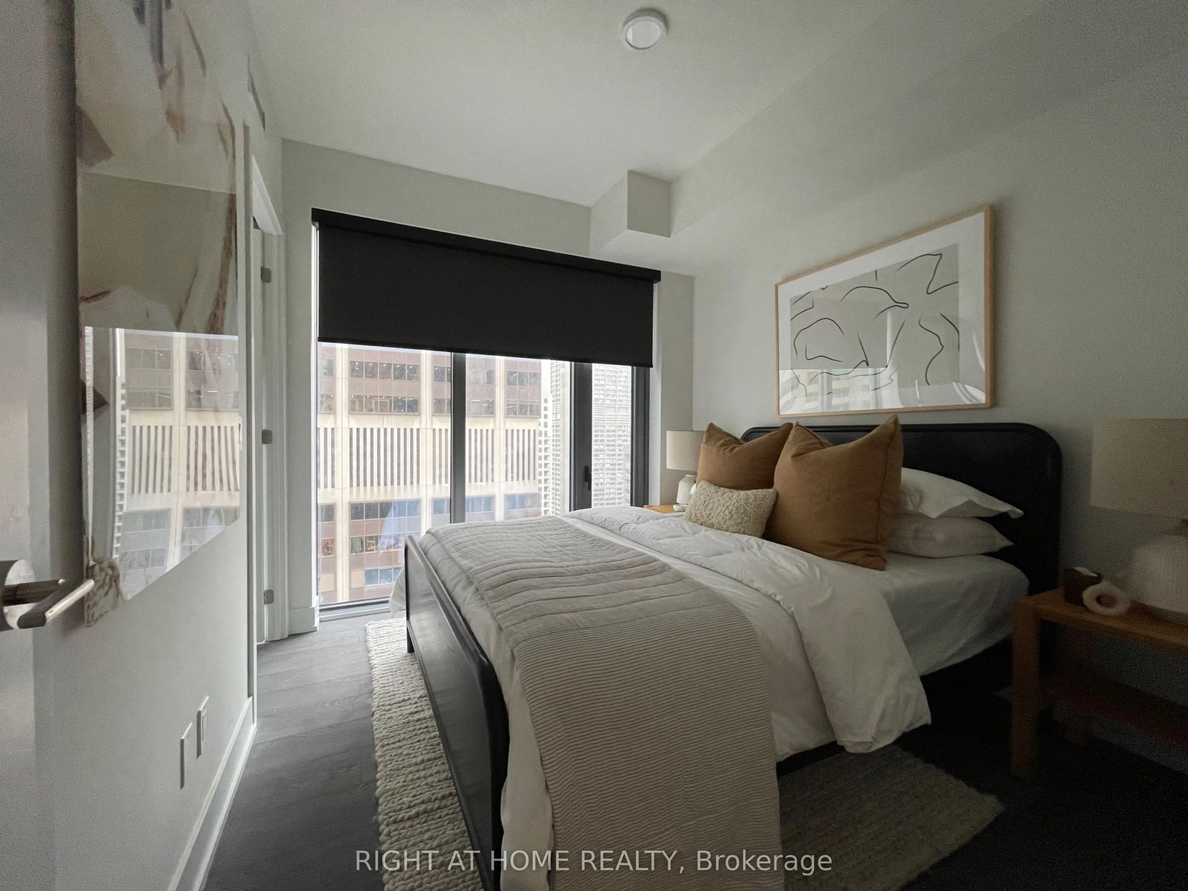 8 Cumberland Street, #2506