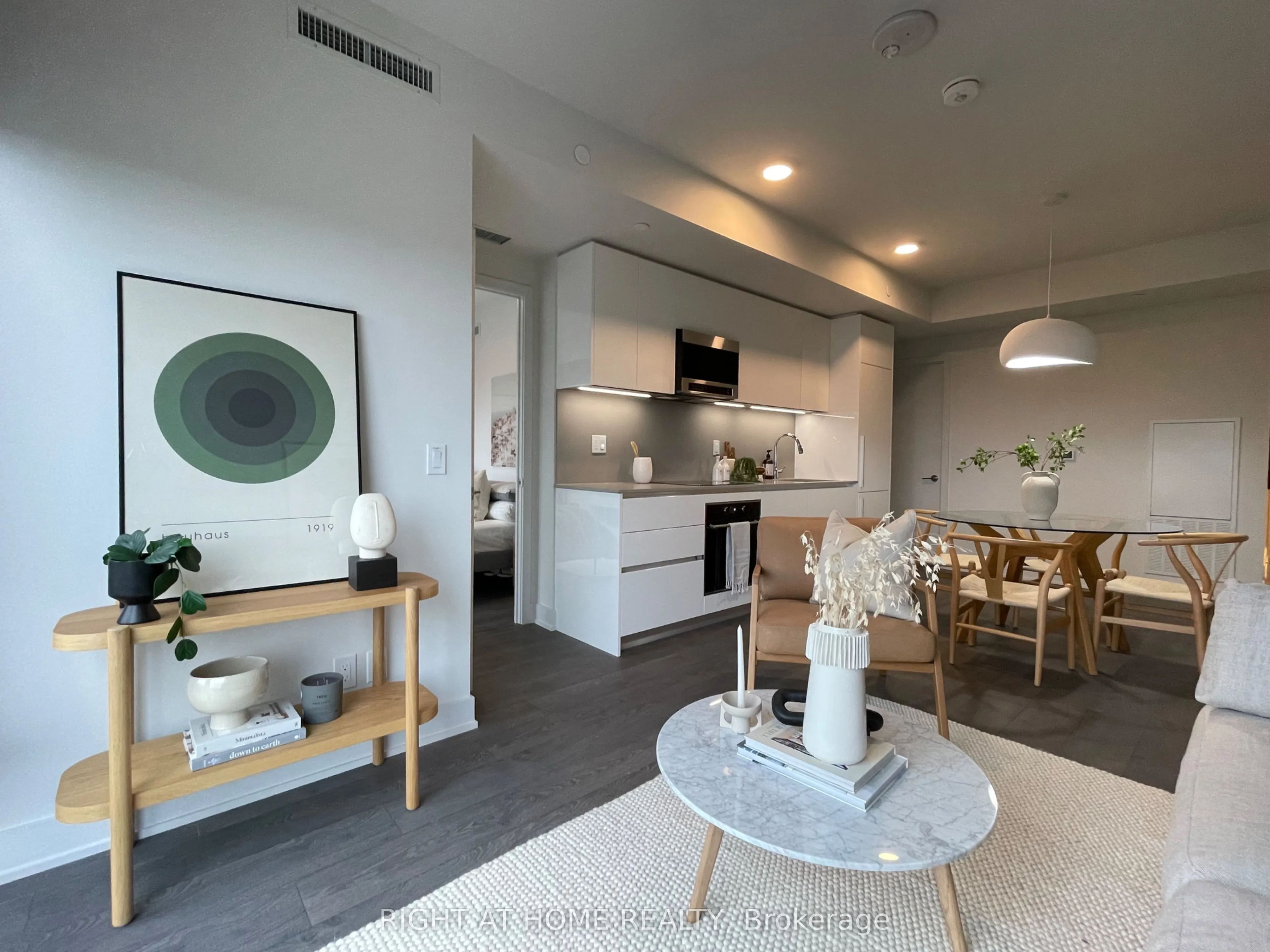 8 Cumberland Street, #2506