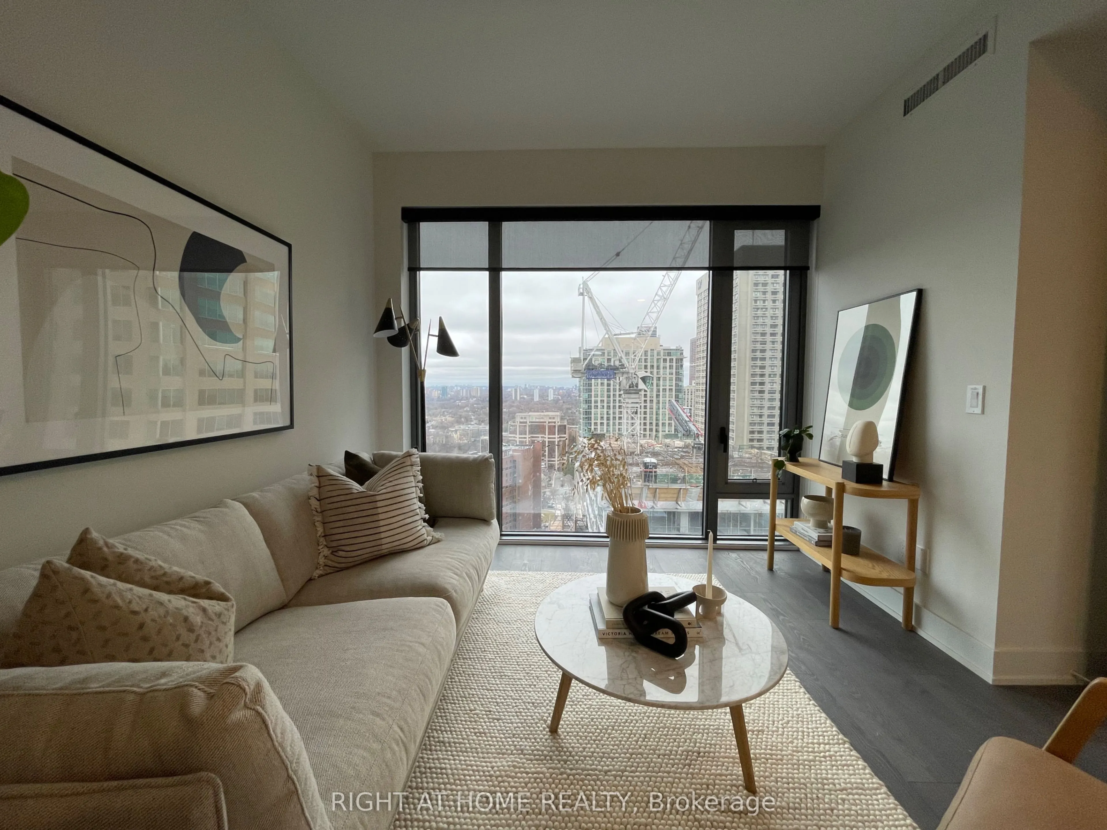 8 Cumberland Street, #2506