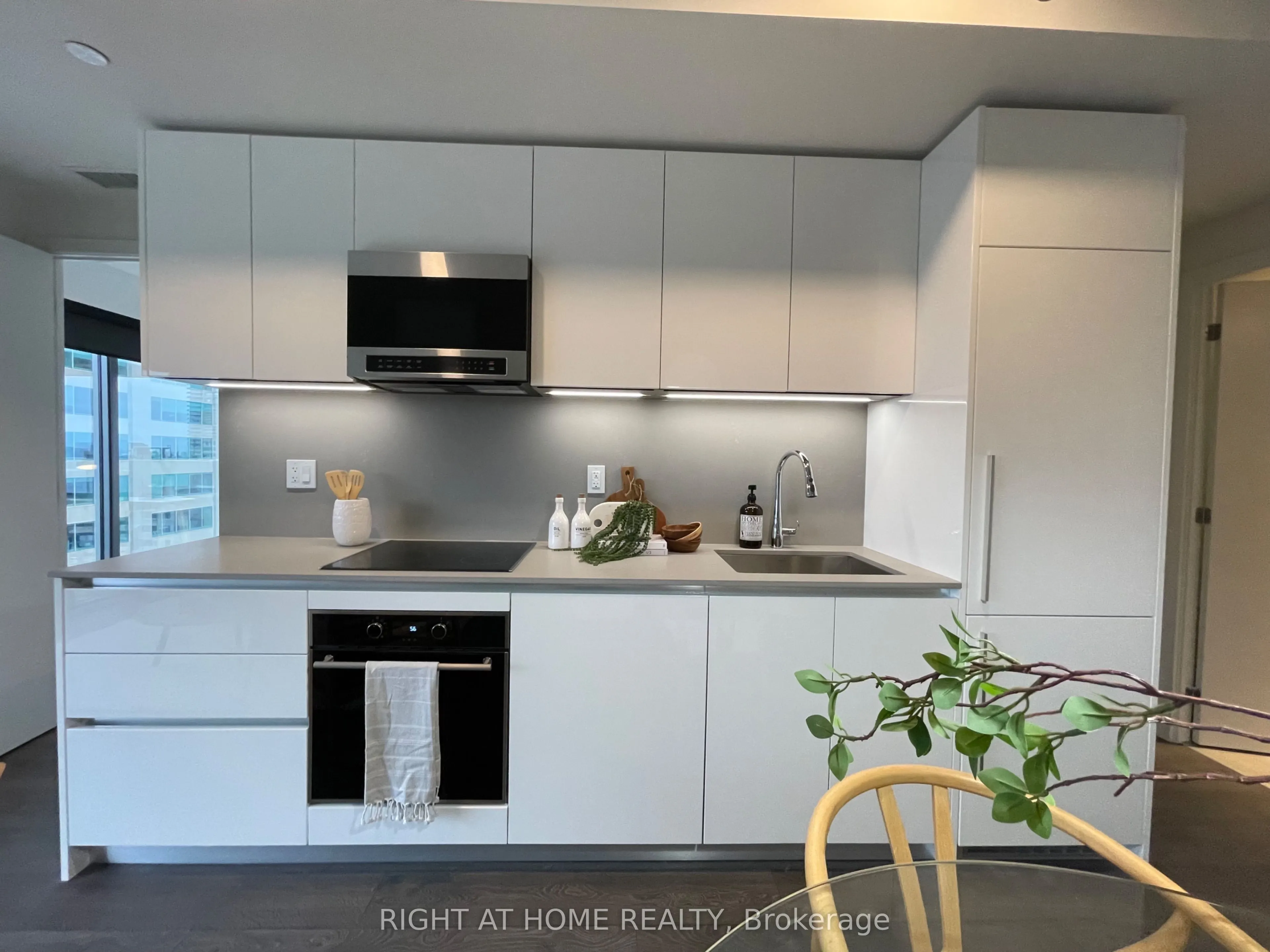8 Cumberland Street, #2506