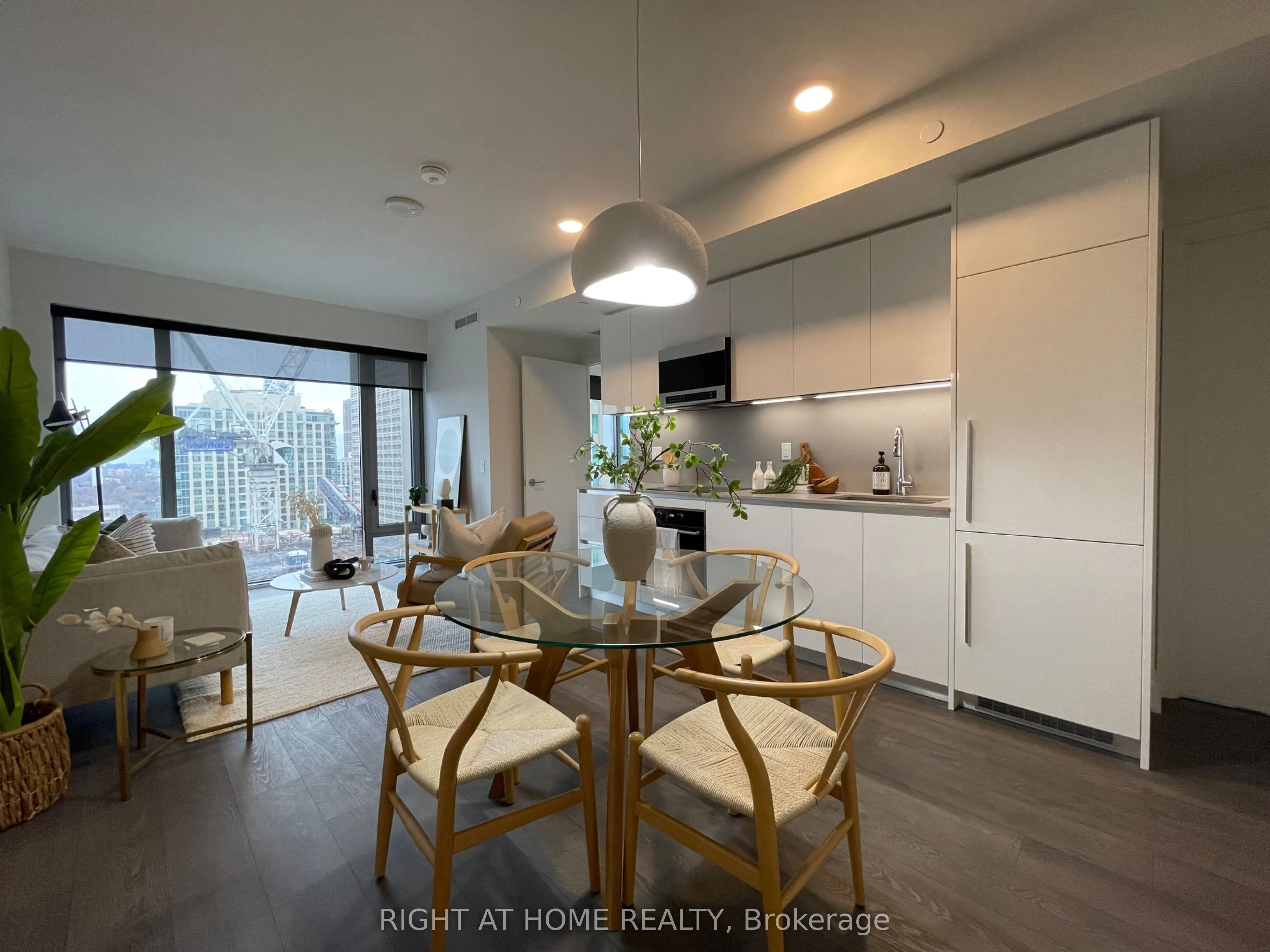 8 Cumberland Street, #2506