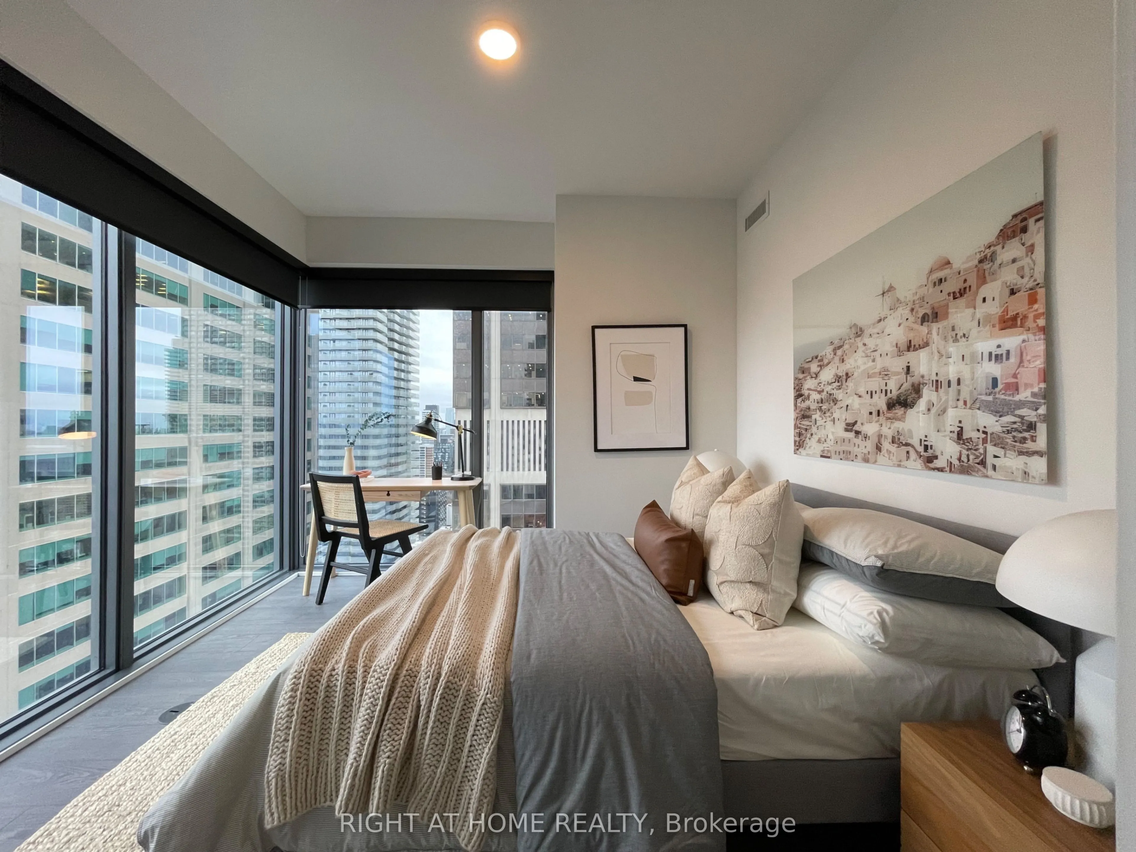 8 Cumberland Street, #2506