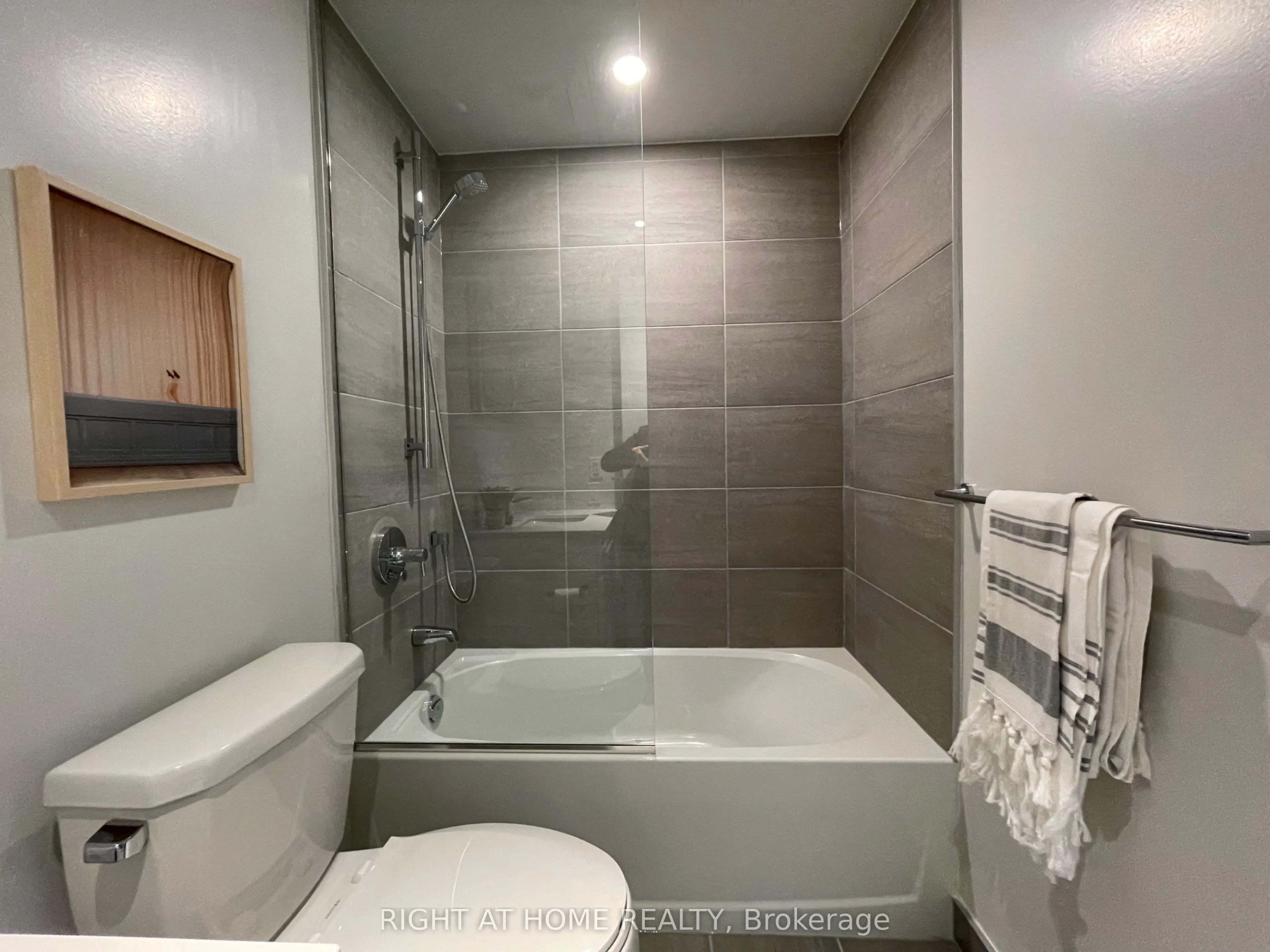 8 Cumberland Street, #2506