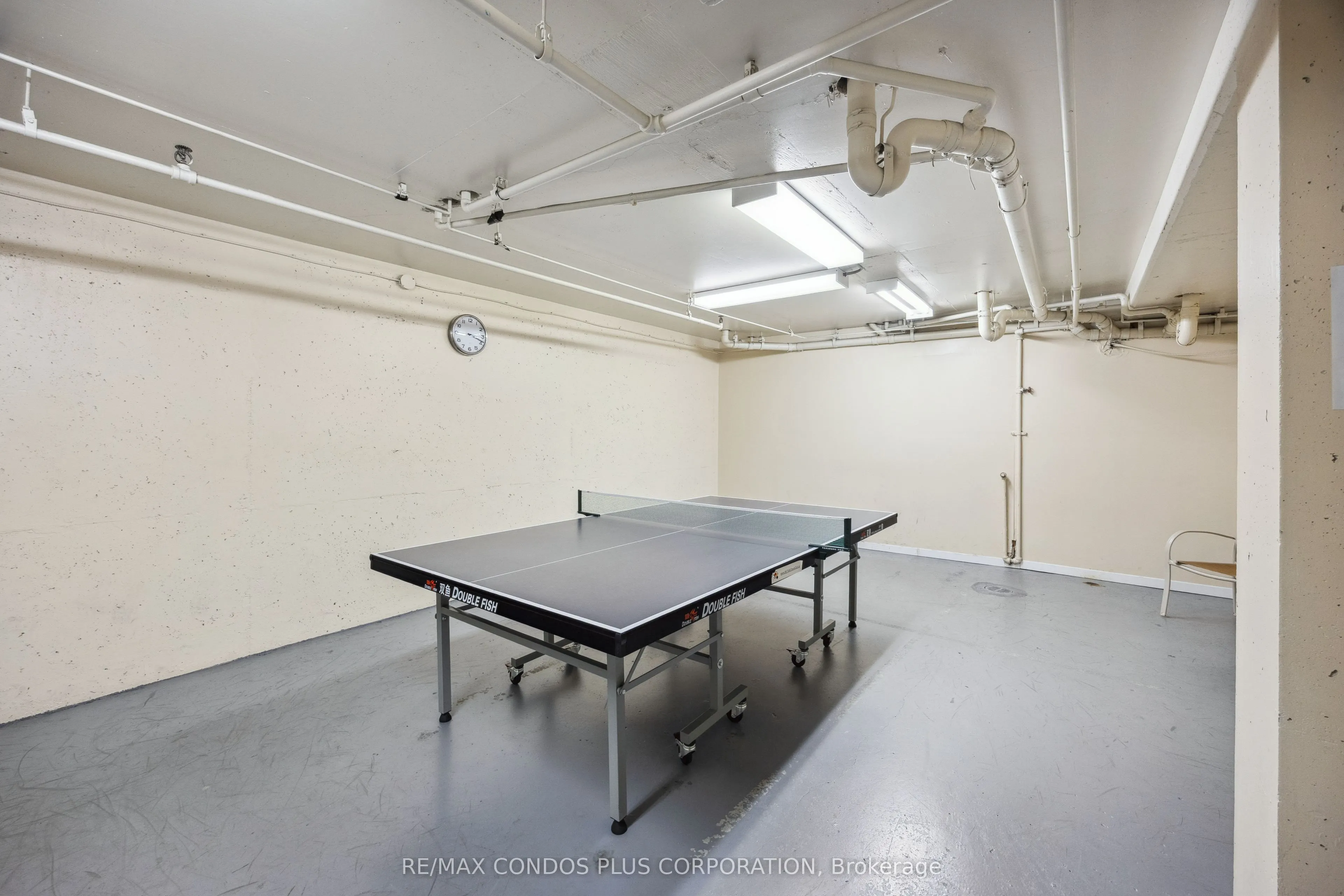 62 Wellesley Street W, #902