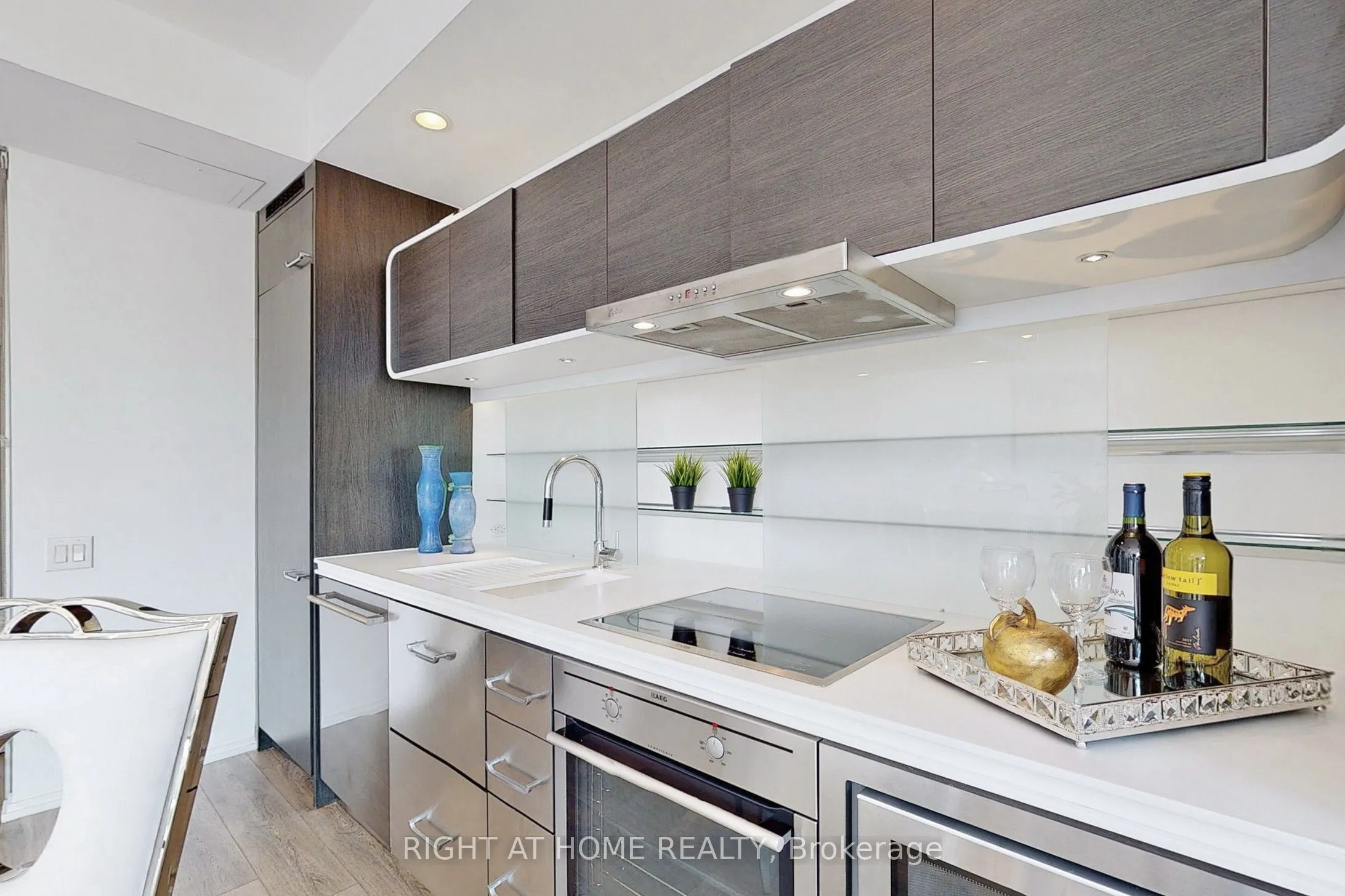 45 Charles Street E, #2201
