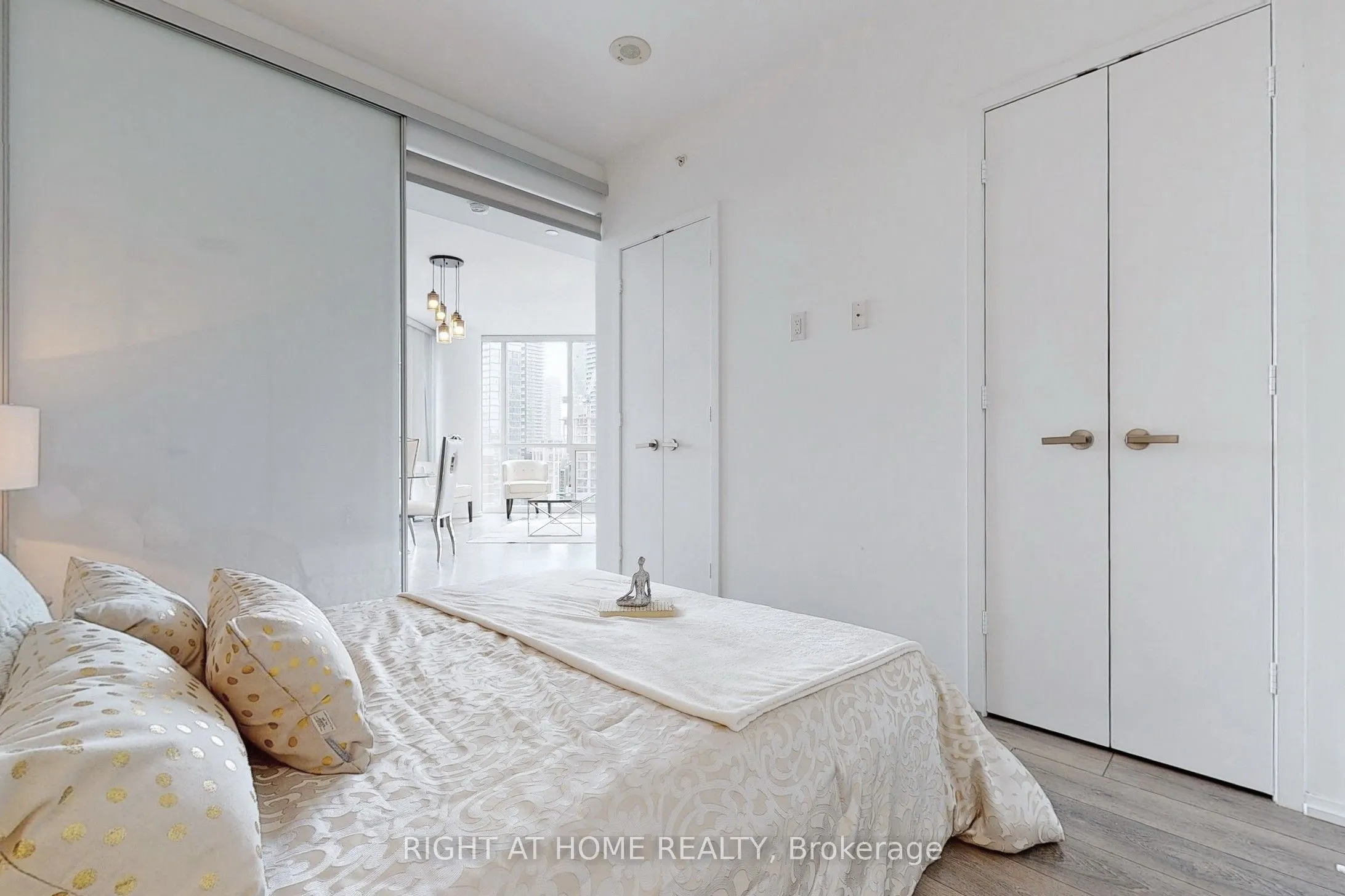 45 Charles Street E, #2201