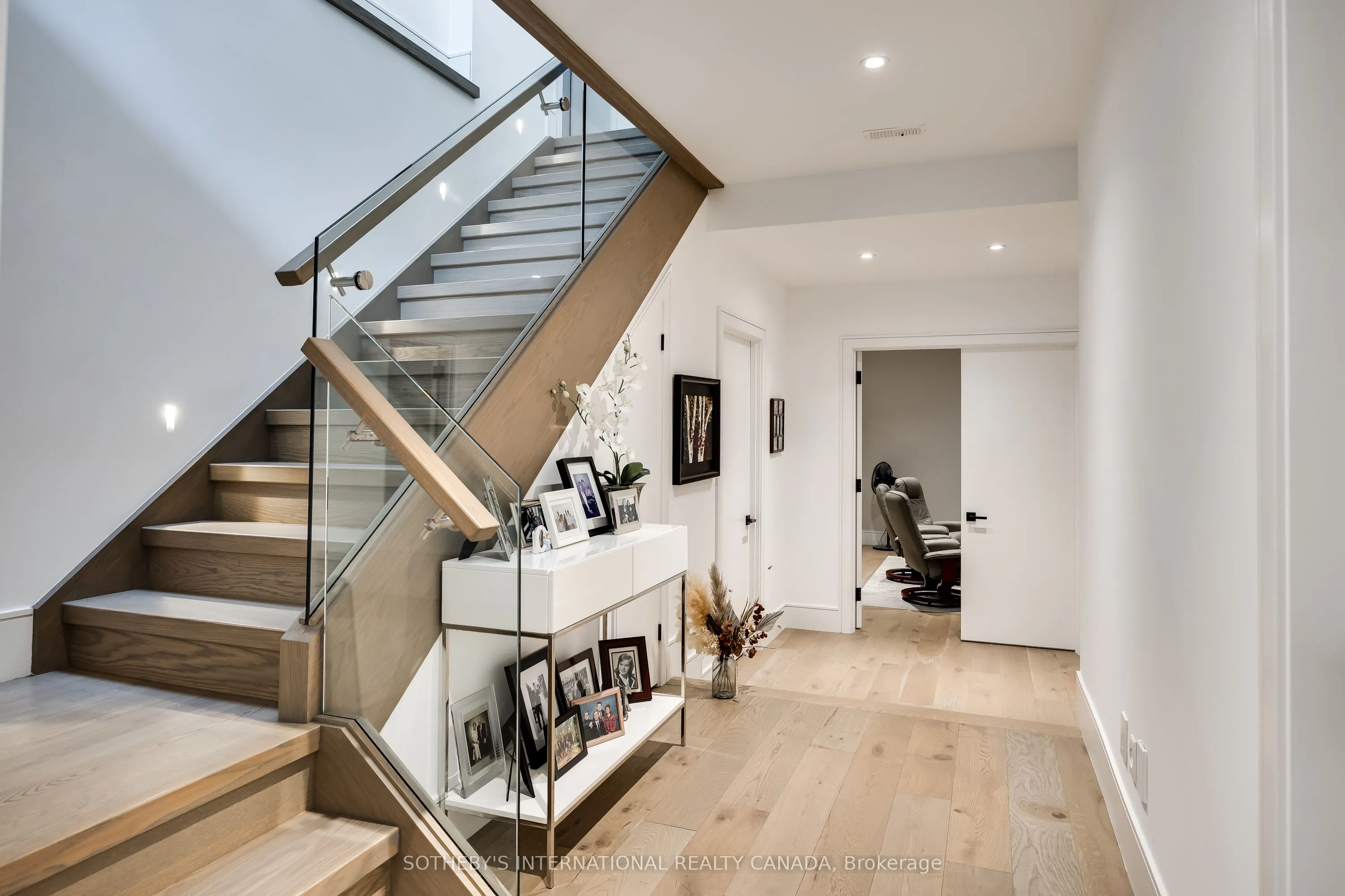 27 Bannockburn Avenue
