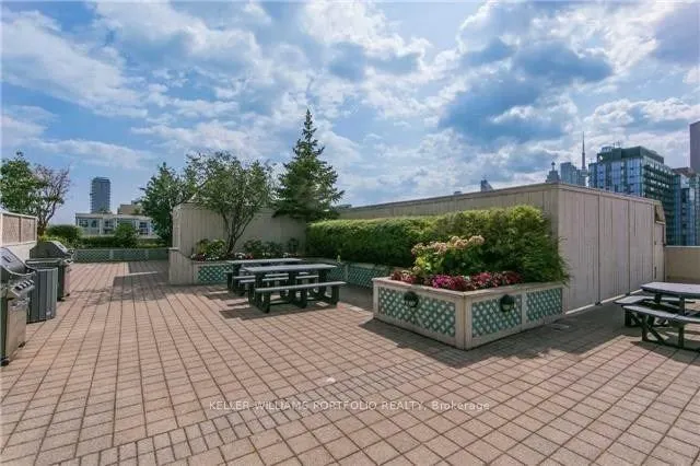 323 Richmond Street E, #907