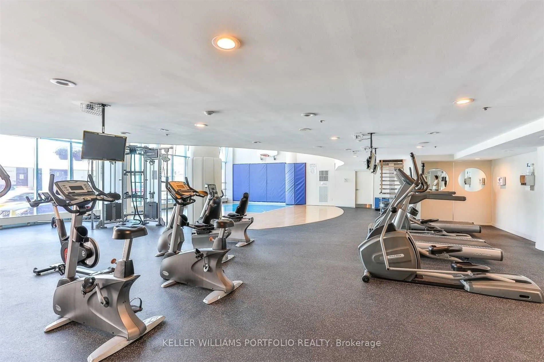 323 Richmond Street E, #907