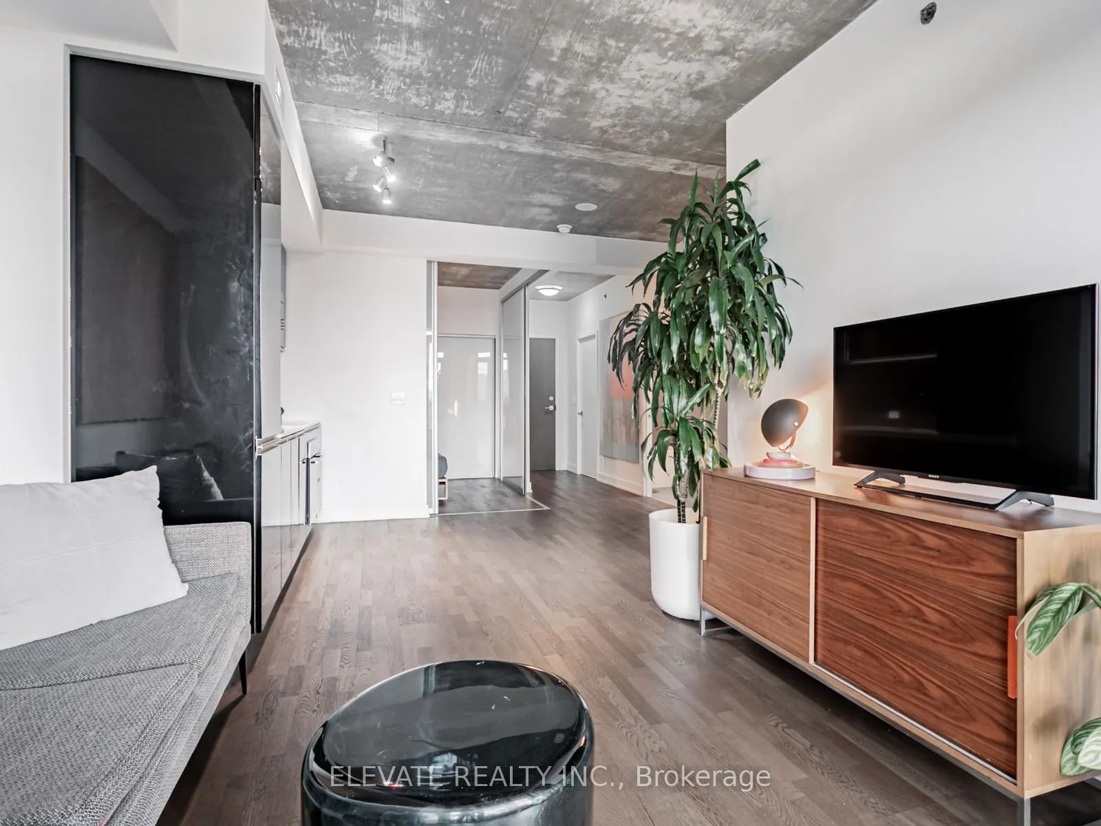 20 Minowan Miikan Lane, #924