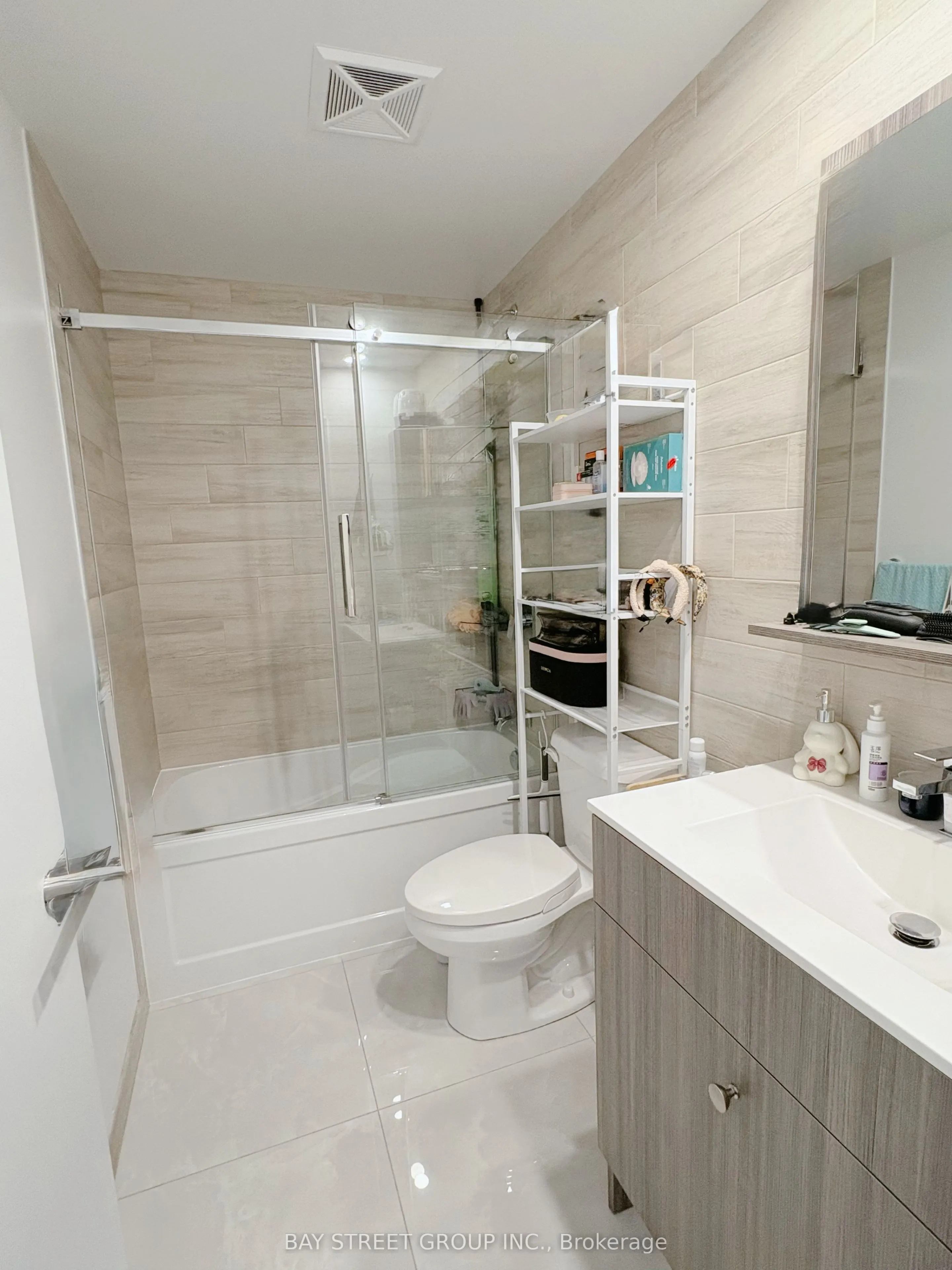 75 Canterbury Place, #1206