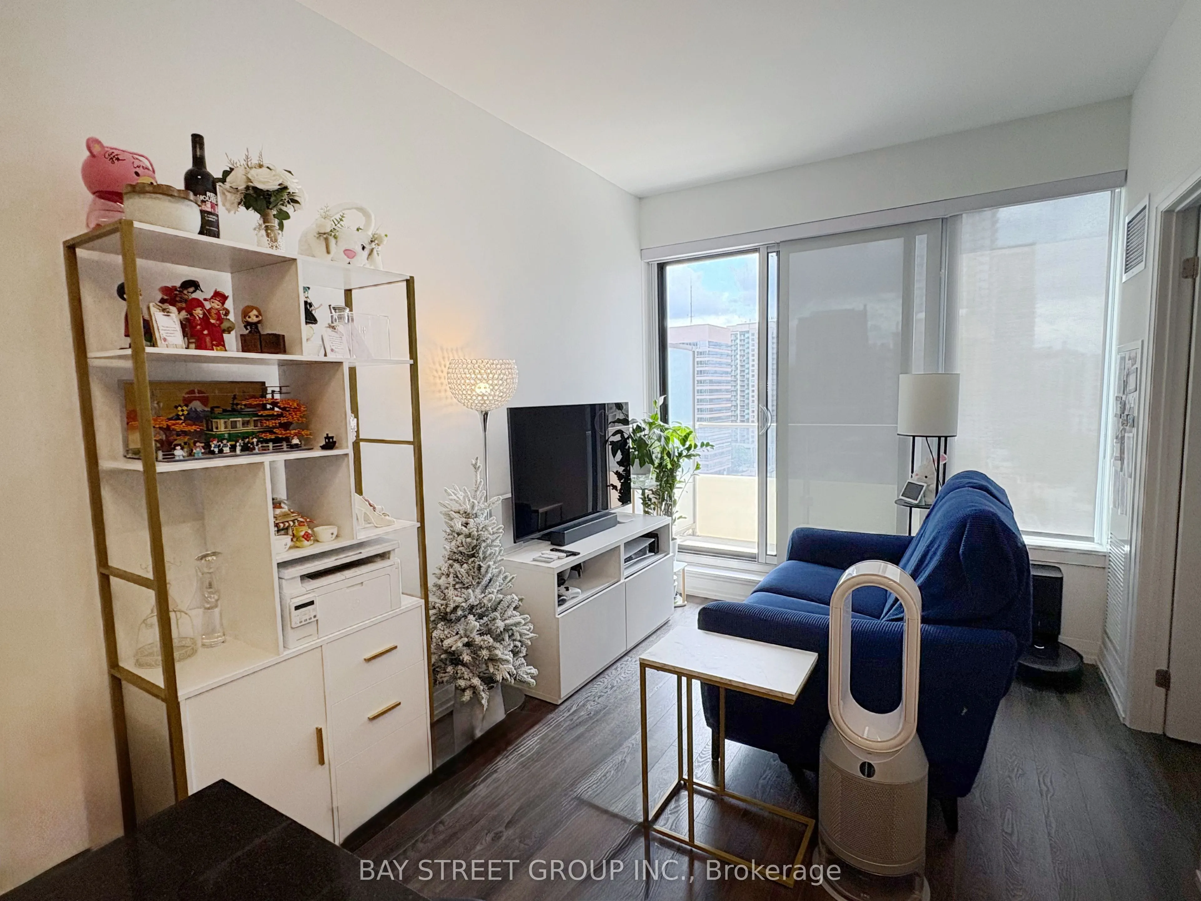 75 Canterbury Place, #1206