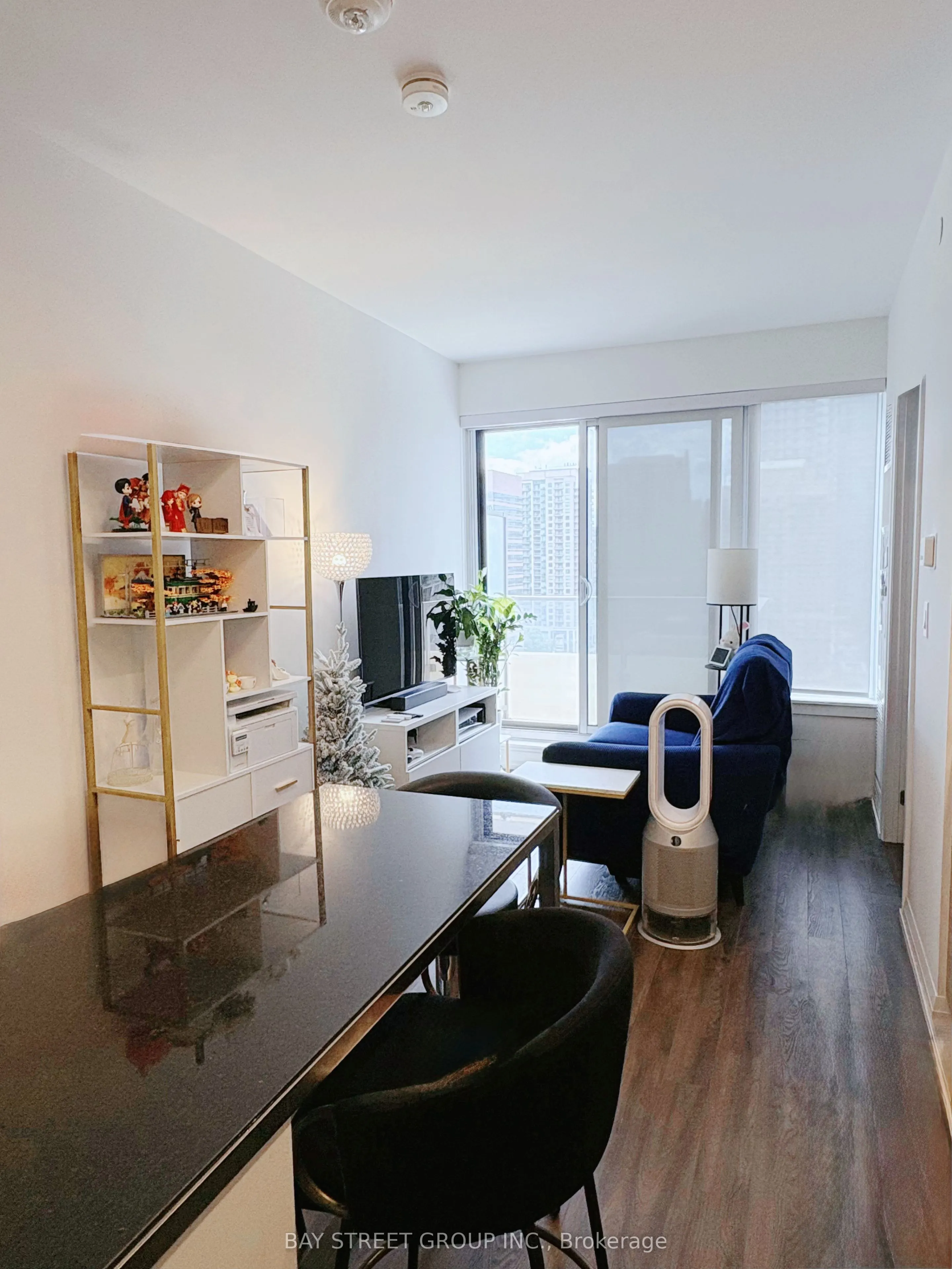 75 Canterbury Place, #1206
