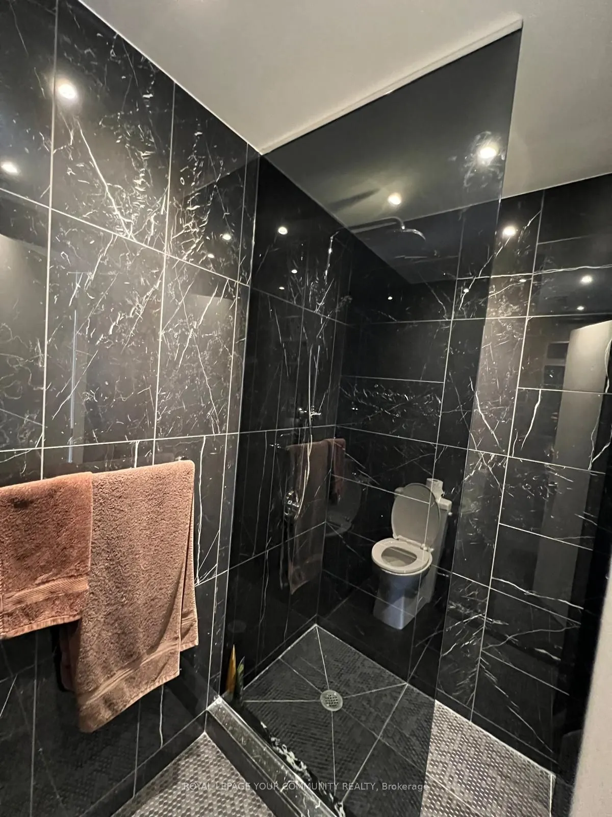 11 Yorkville Avenue, #4710
