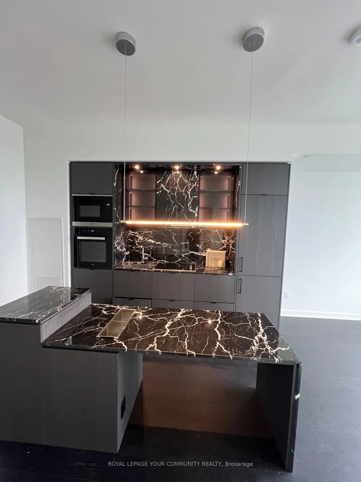 11 Yorkville Avenue, #4710
